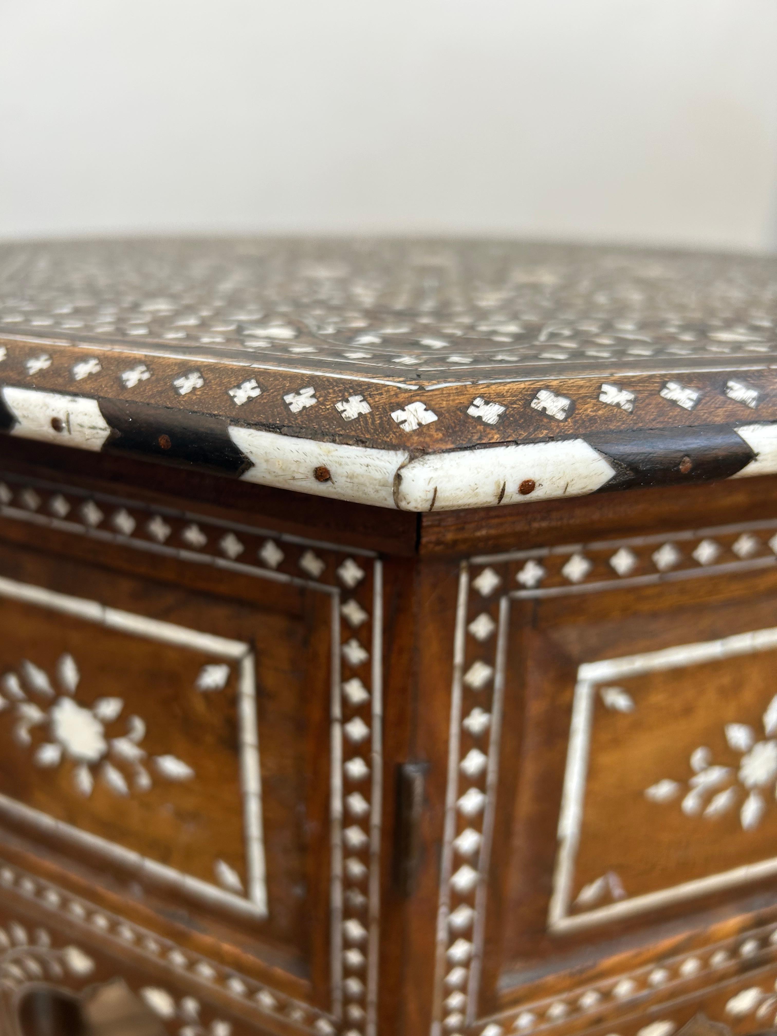Antique Anglo Indian Hoshiarpur Octagonal Table In Good Condition For Sale In Sherborne, GB