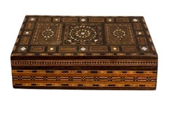 Antique Anglo Indian Inlaid Bone and Mother of Pearl Decorative Box