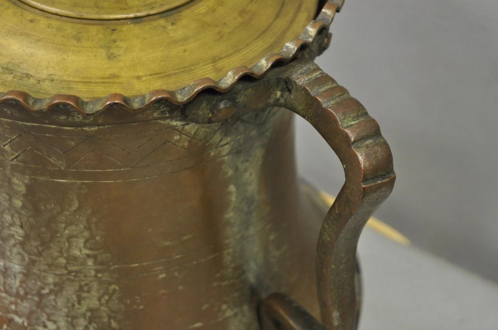 Antique Pichet en cuivre martelé avec anse Lampe de table Anglo Indien Marocain en vente 7