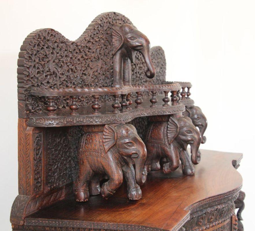 Antikes Anglo-indisches Mughal- Sideboard oder Trockenbarschrank im Angebot 11