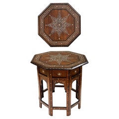 Ancienne table d'appoint/de voyage anglo-indienne octogonale marquetée