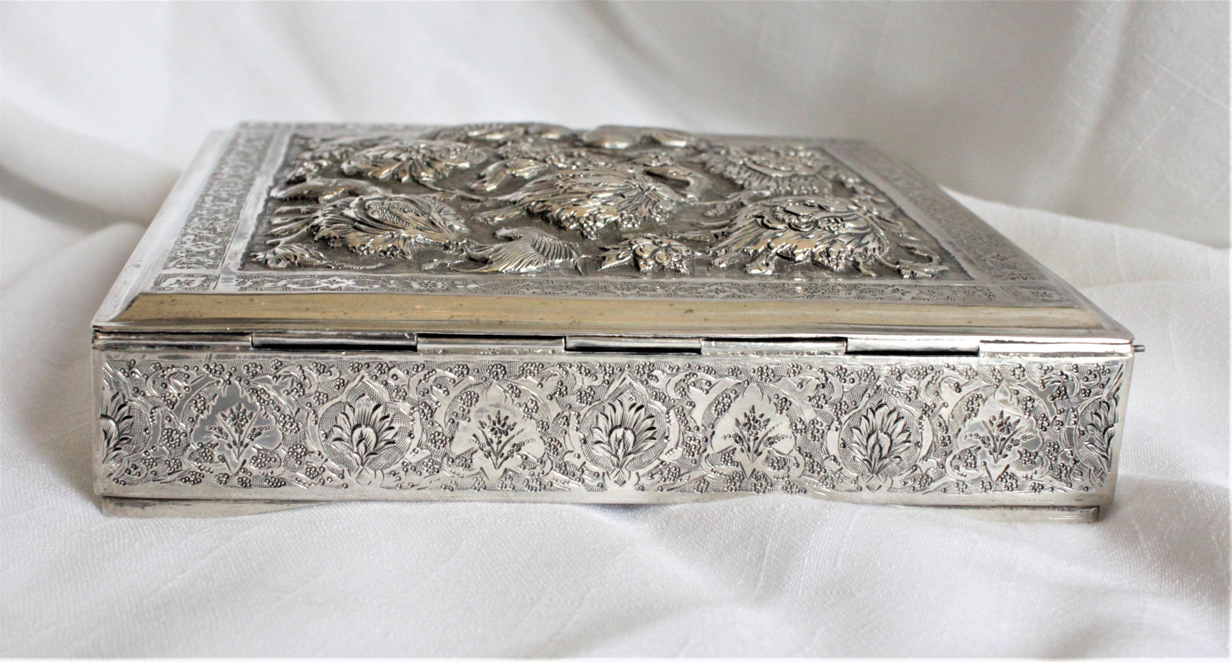 Antique Anglo-Indian Silver Box with Hand Chased and Repousse Decoration In Excellent Condition For Sale In Hamilton, Ontario