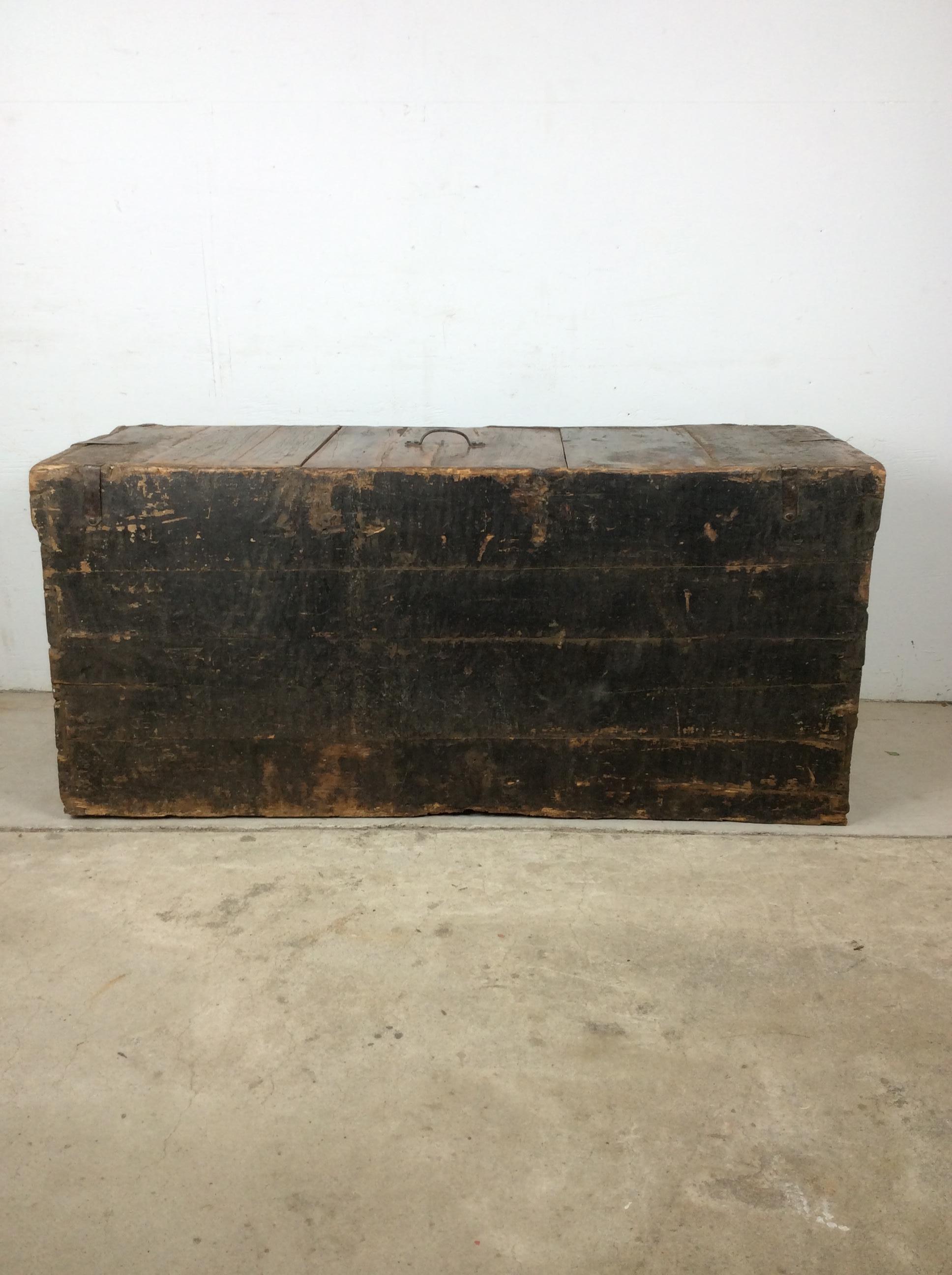 Malle ancienne en bois tendre anglo-indien avec quincaillerie unique en vente 10