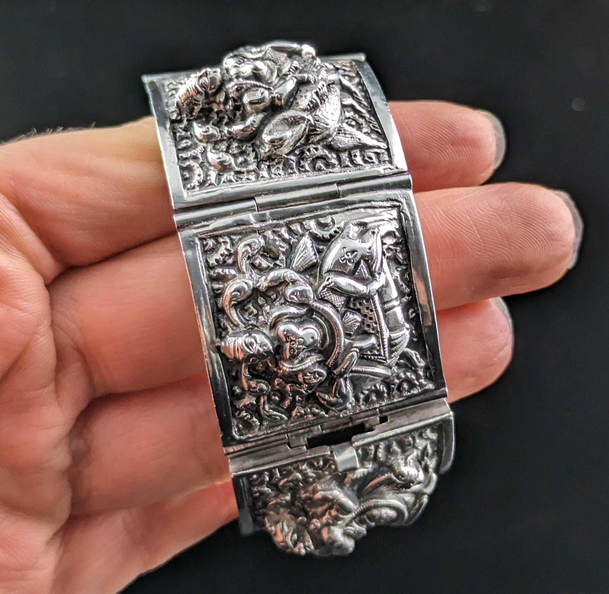 Antique Anglo-Indian Sterling Silver Bracelet, Buddhist Deities, Victorian For Sale 6