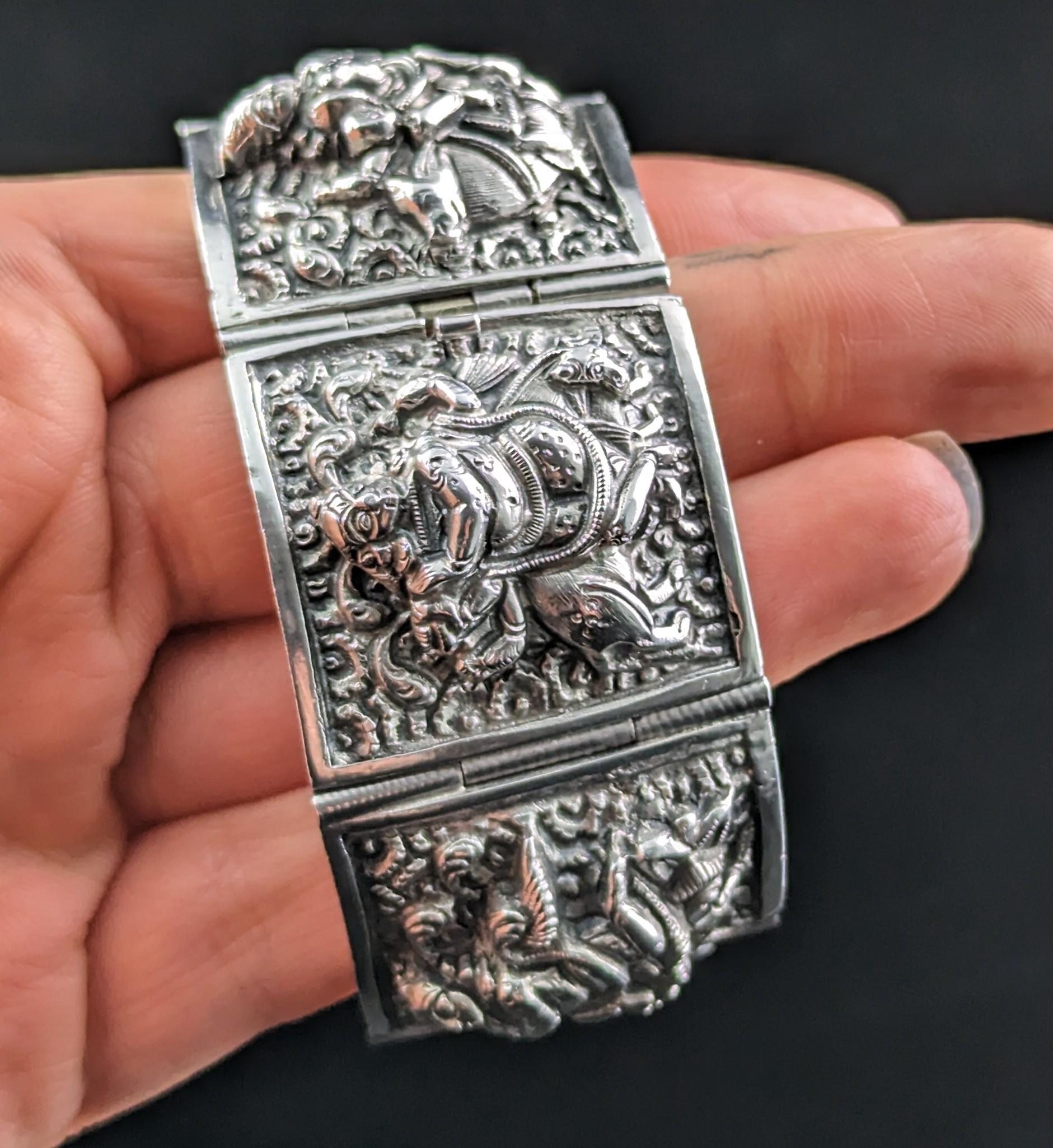 Antique Anglo-Indian Sterling Silver Bracelet, Buddhist Deities, Victorian For Sale 2
