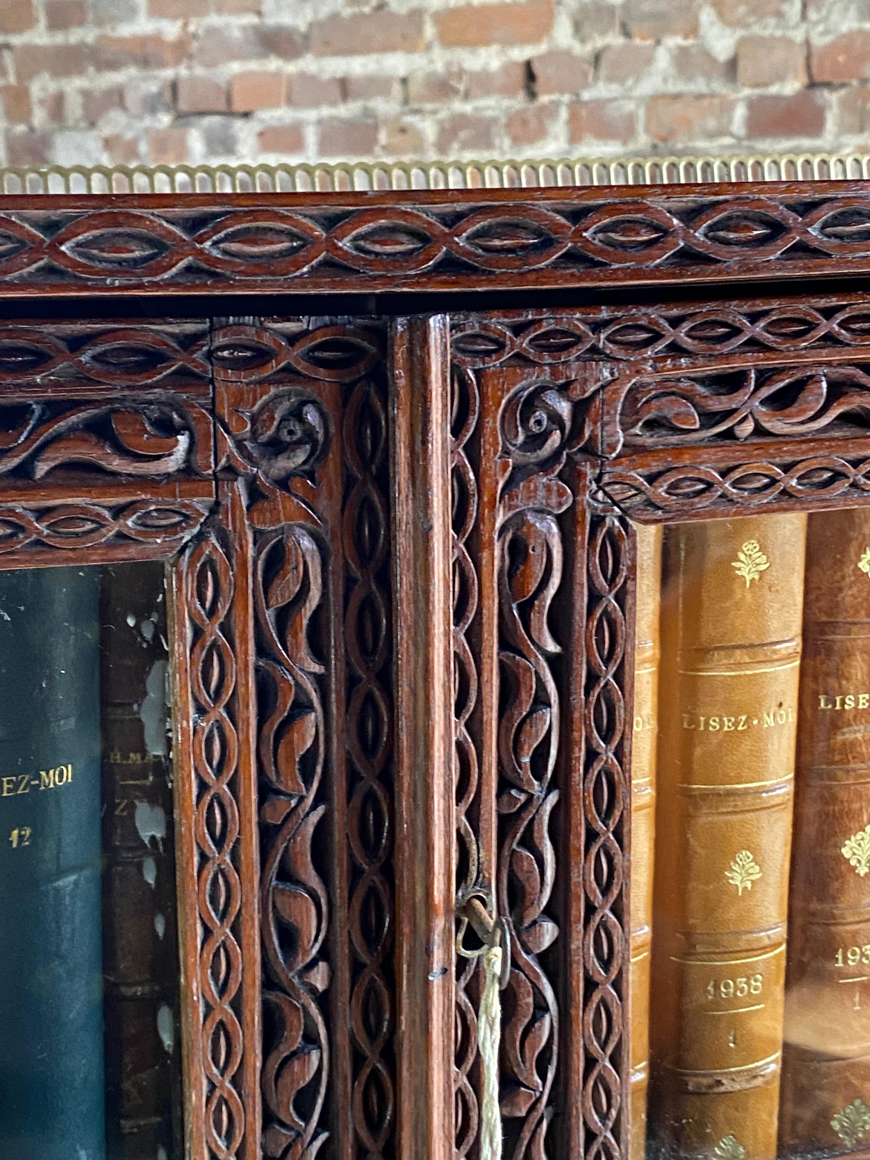 Antique Anglo-Indian Sunburst Teak Bookcase Cabinet Circa 1850 For Sale 6