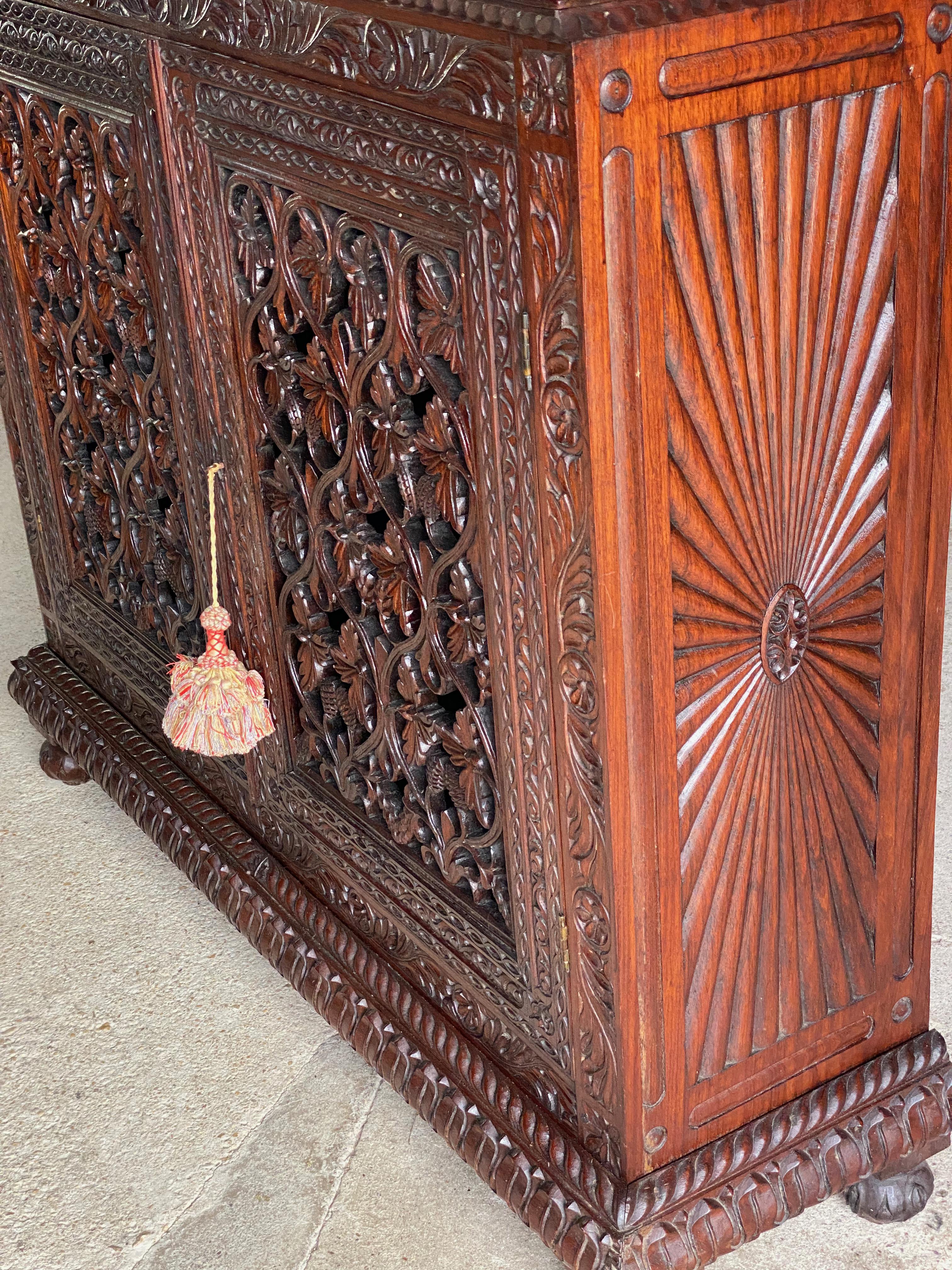 Antique Anglo-Indian Sunburst Teak Bookcase Cabinet Circa 1850 For Sale 8
