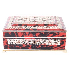Antigua caja angloindia de tortuga y hueso