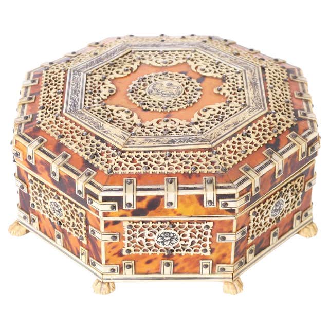 Tortise Shell Box Tortoise Shell Boxes - 72 For Sale at 1stDibs | antique tortoise shell ...