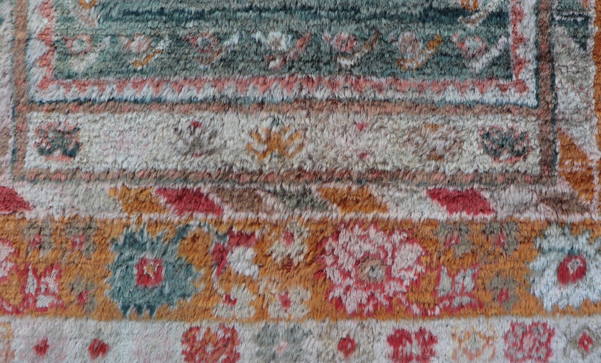 Tapis antique Angora Oushak avec fond solide de couleurs sarcelle, bleu, orange 7