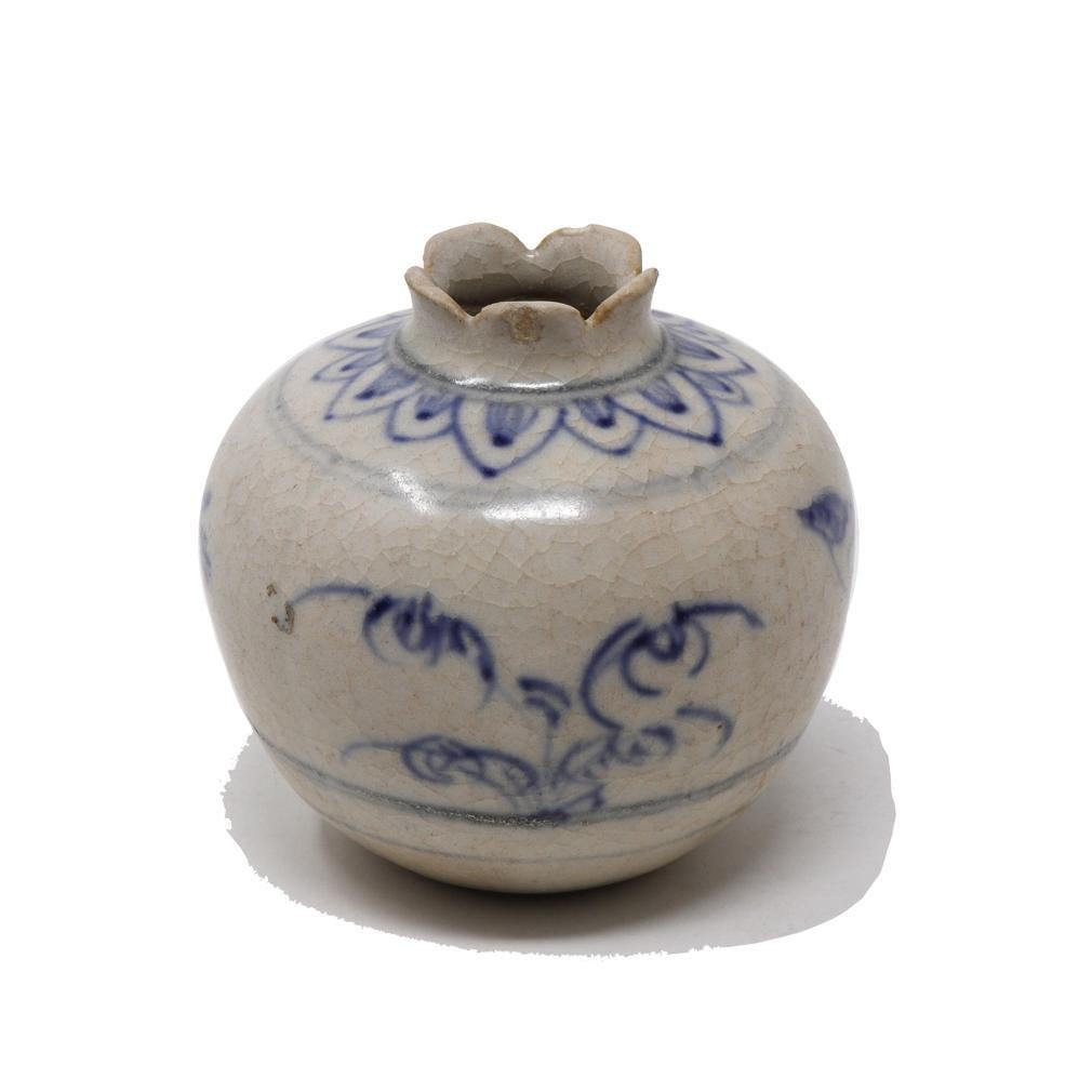 Antike Annamese Blau und Weiß Keramik Krug, Chu Dao Kilns (Ming-Dynastie) im Angebot