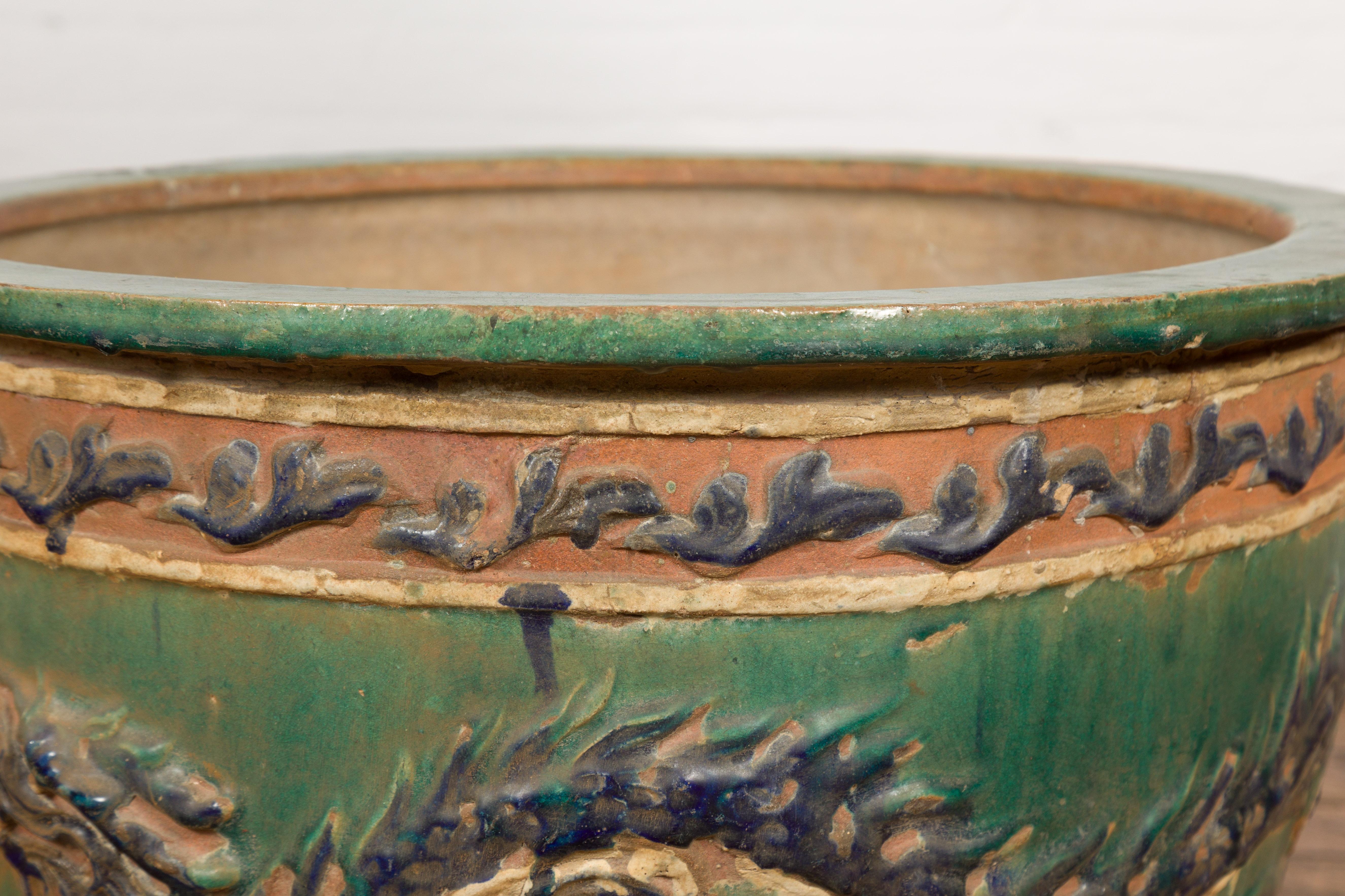 Ancienne jardinière Annamese verte, bleue et ocre avec motifs de dragon et de feuillage 2