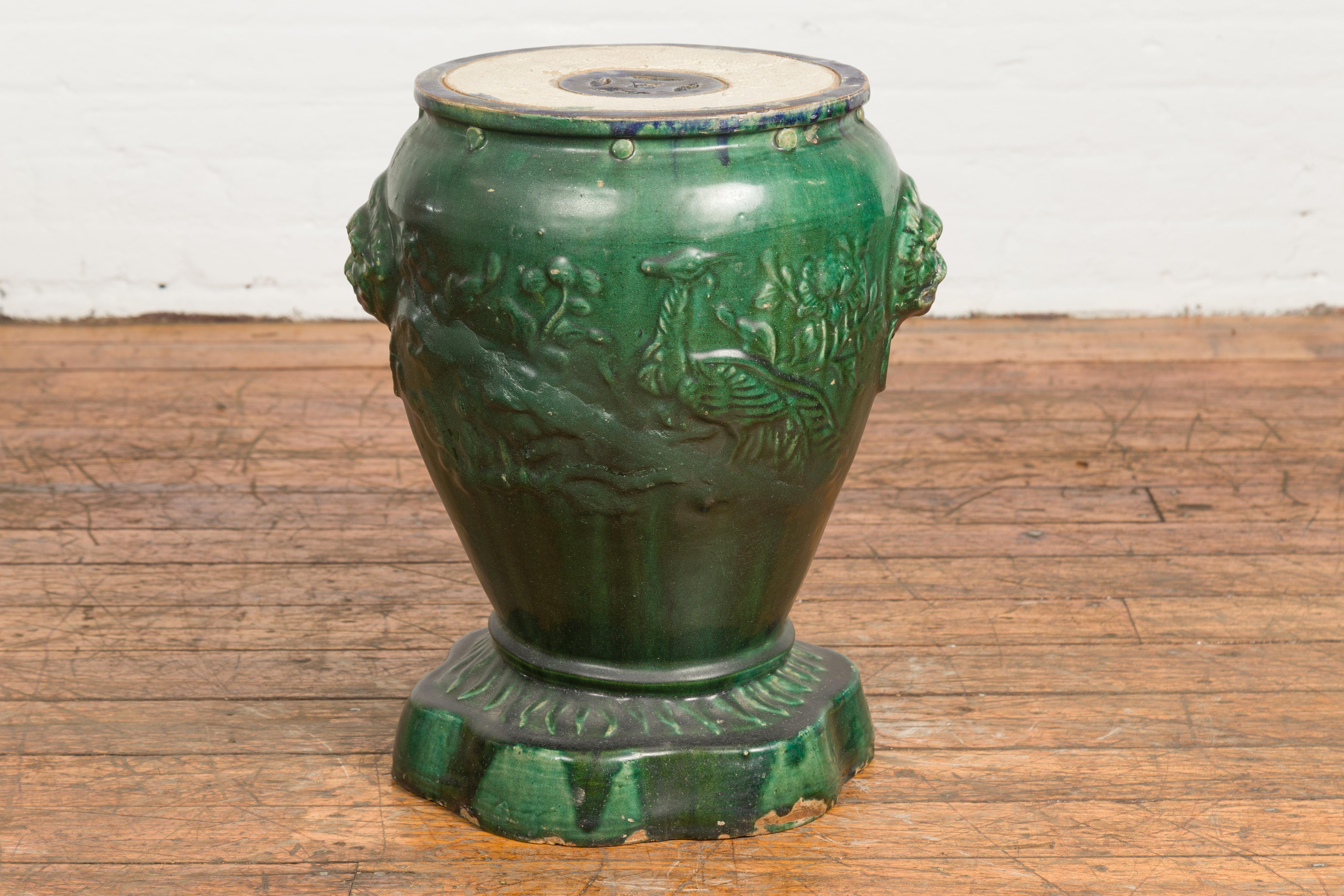 Siège de jardin antique en céramique émaillée verte Annamese sur base façonnée en vente 9
