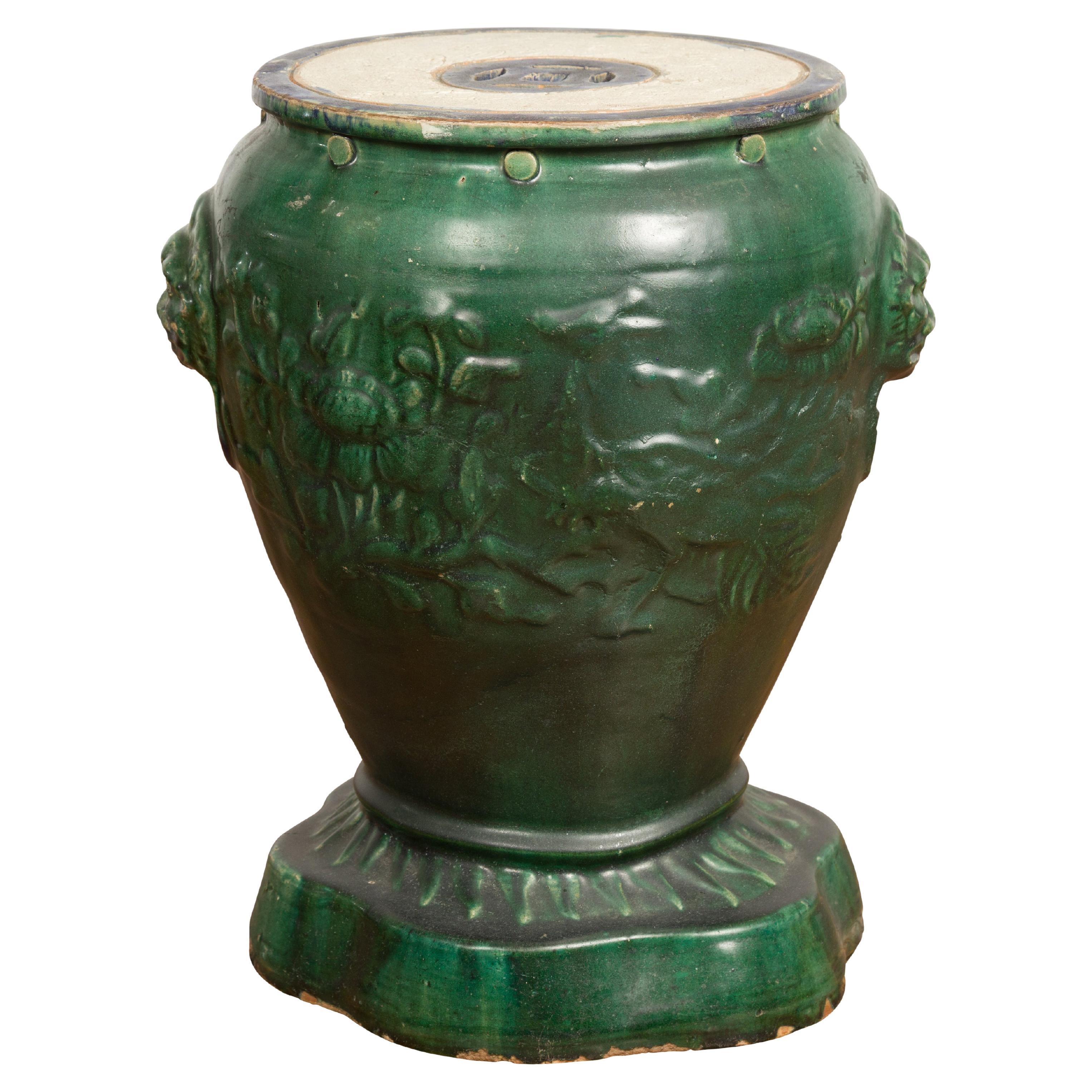 Asiento de jardín antiguo de cerámica esmaltada verde anamita sobre base perfilada