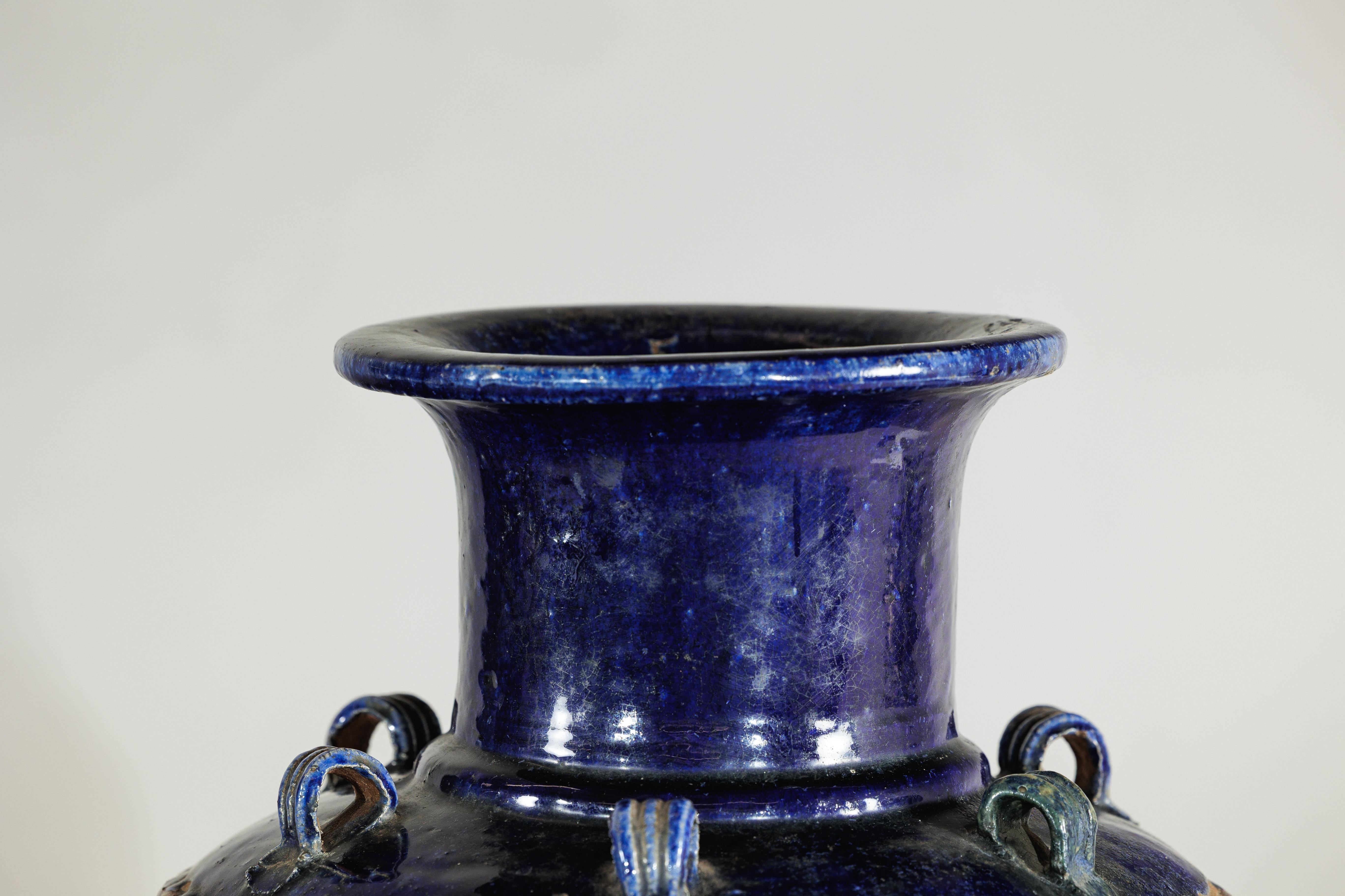 Antigua Tinaja de Agua Anamesa con Decoración de Fénix y Relieve Floral en venta 9