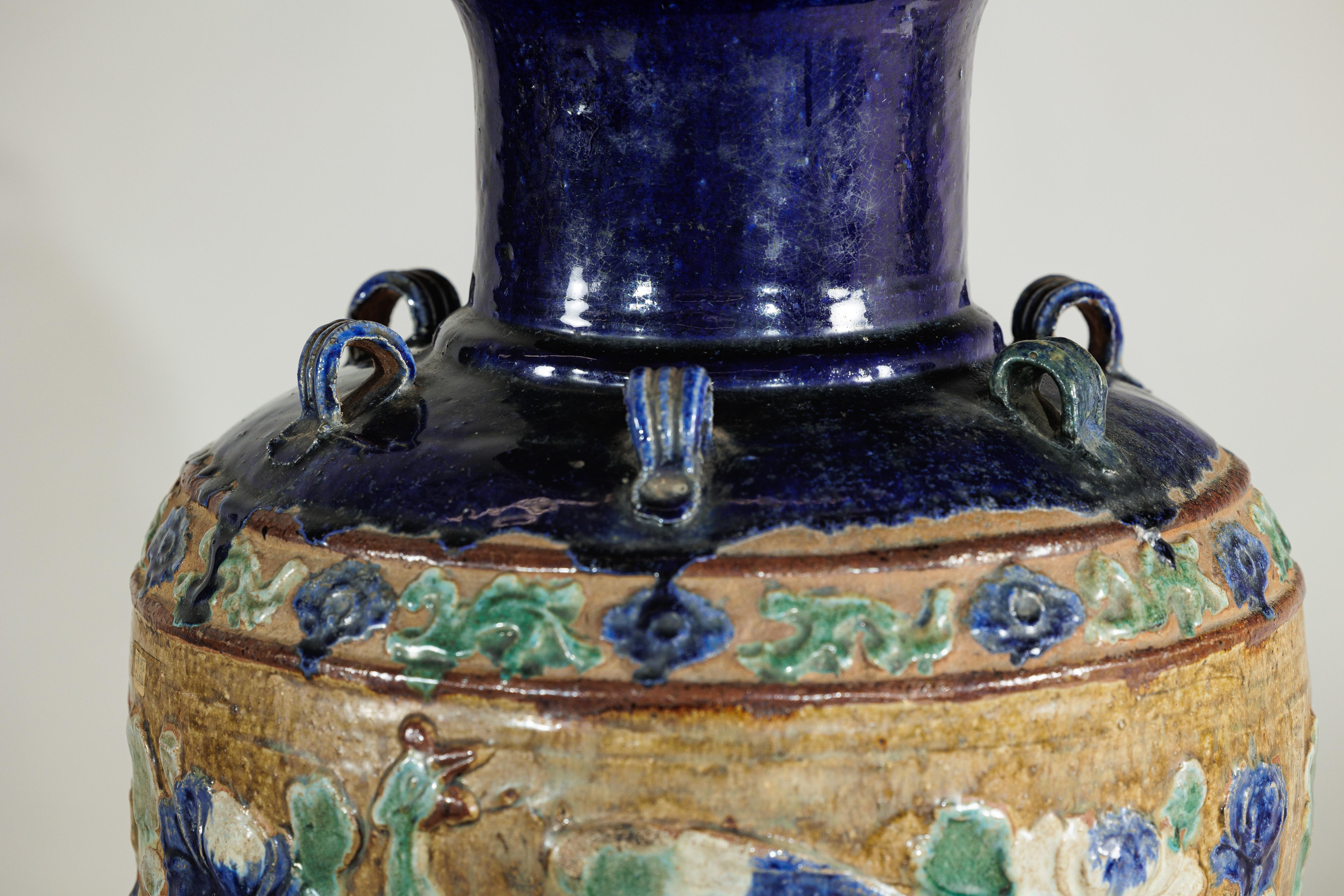 Antigua Tinaja de Agua Anamesa con Decoración de Fénix y Relieve Floral en venta 10