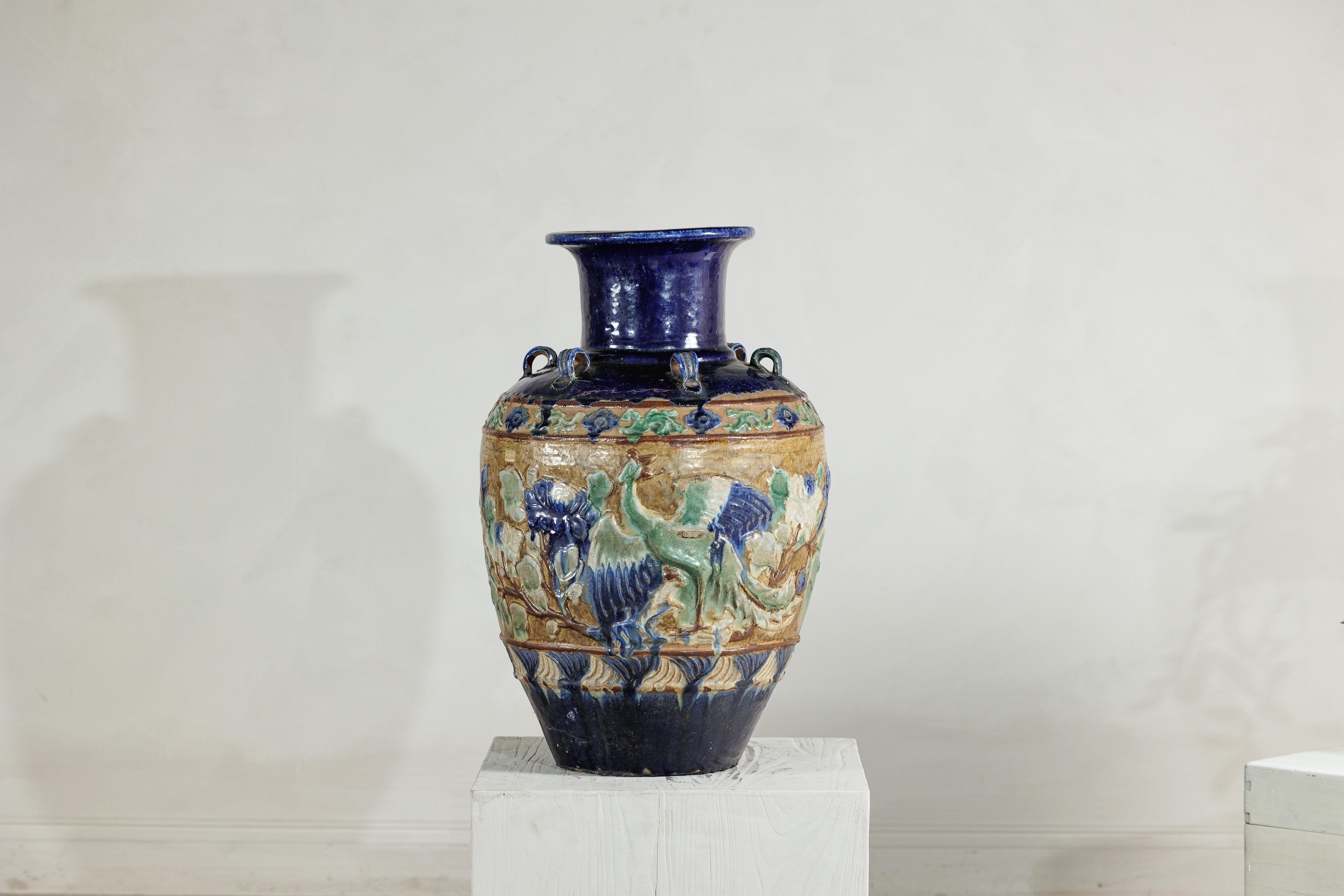 Antigua Tinaja de Agua Anamesa con Decoración de Fénix y Relieve Floral Glaseado en venta