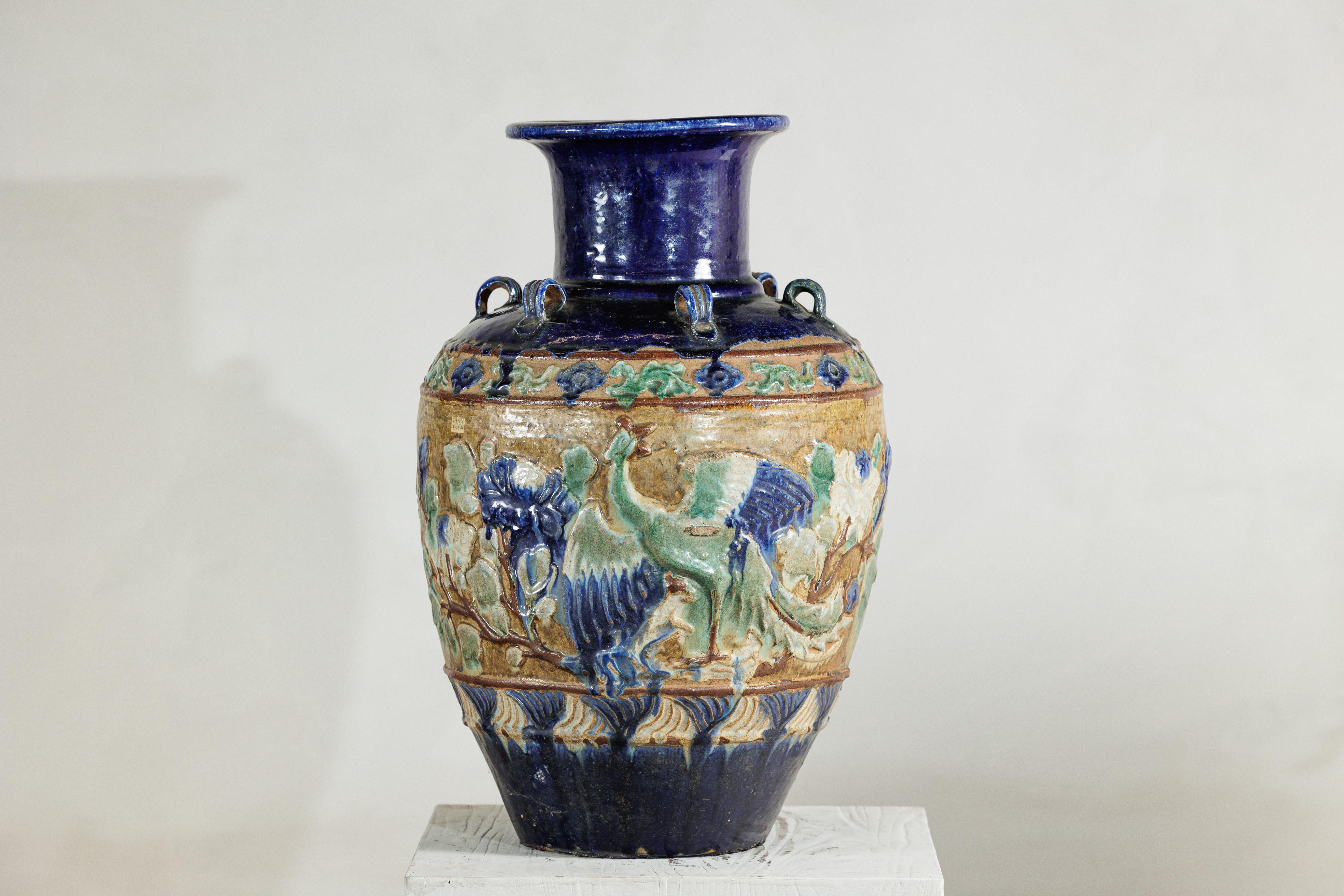 Antigua Tinaja de Agua Anamesa con Decoración de Fénix y Relieve Floral en Bueno estado para la venta en Yonkers, NY