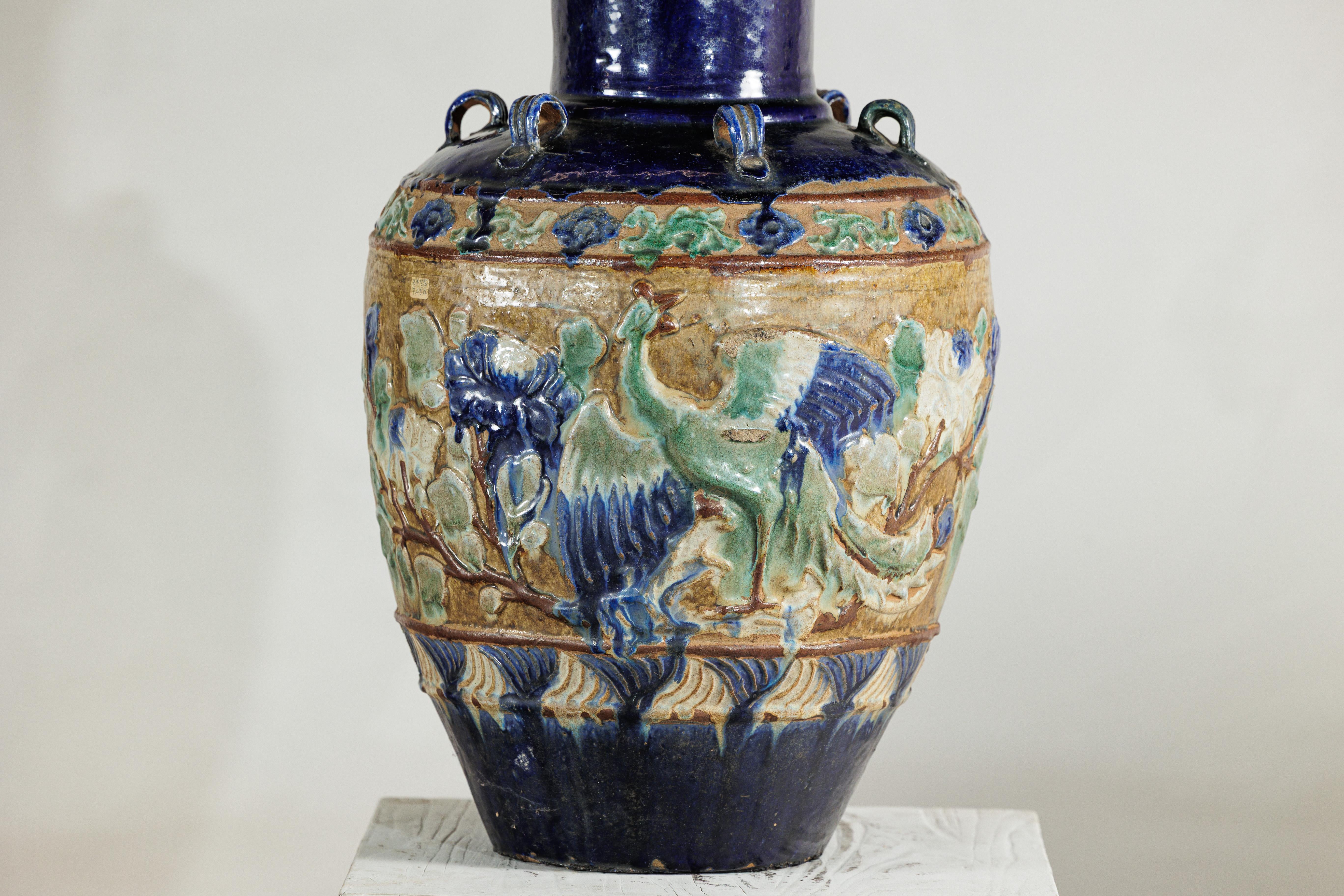 Antigua Tinaja de Agua Anamesa con Decoración de Fénix y Relieve Floral Cerámico en venta