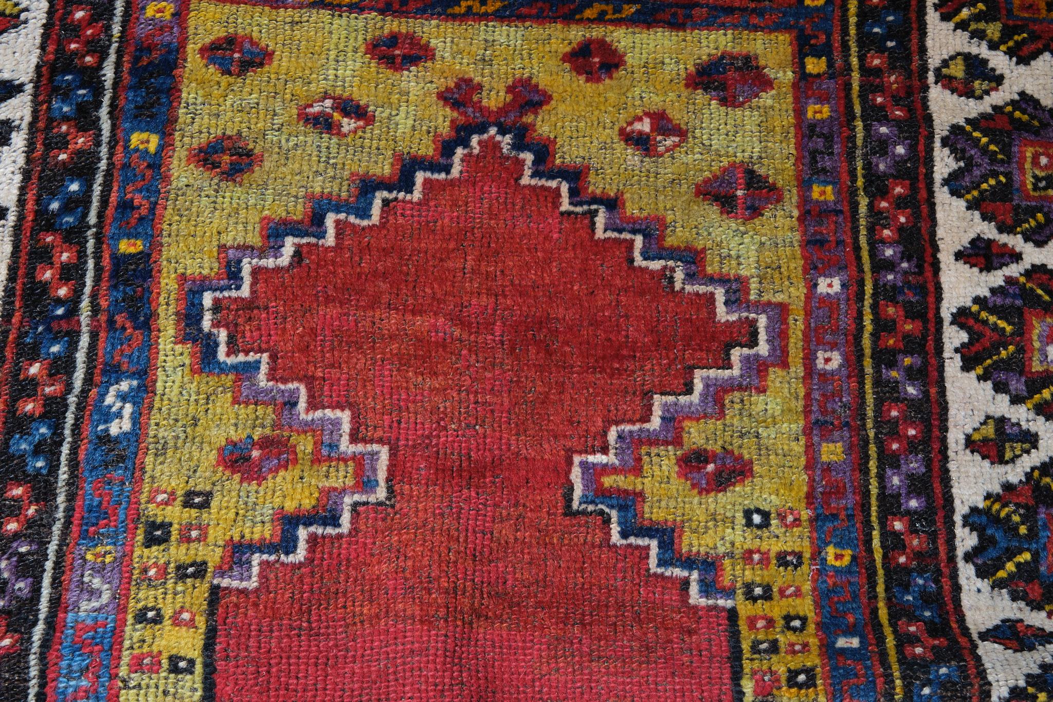Antique Antep Prayer Rug South Eastern Anatolian Turkish Mihrab Carpet In Good Condition For Sale In Tokyo, JP