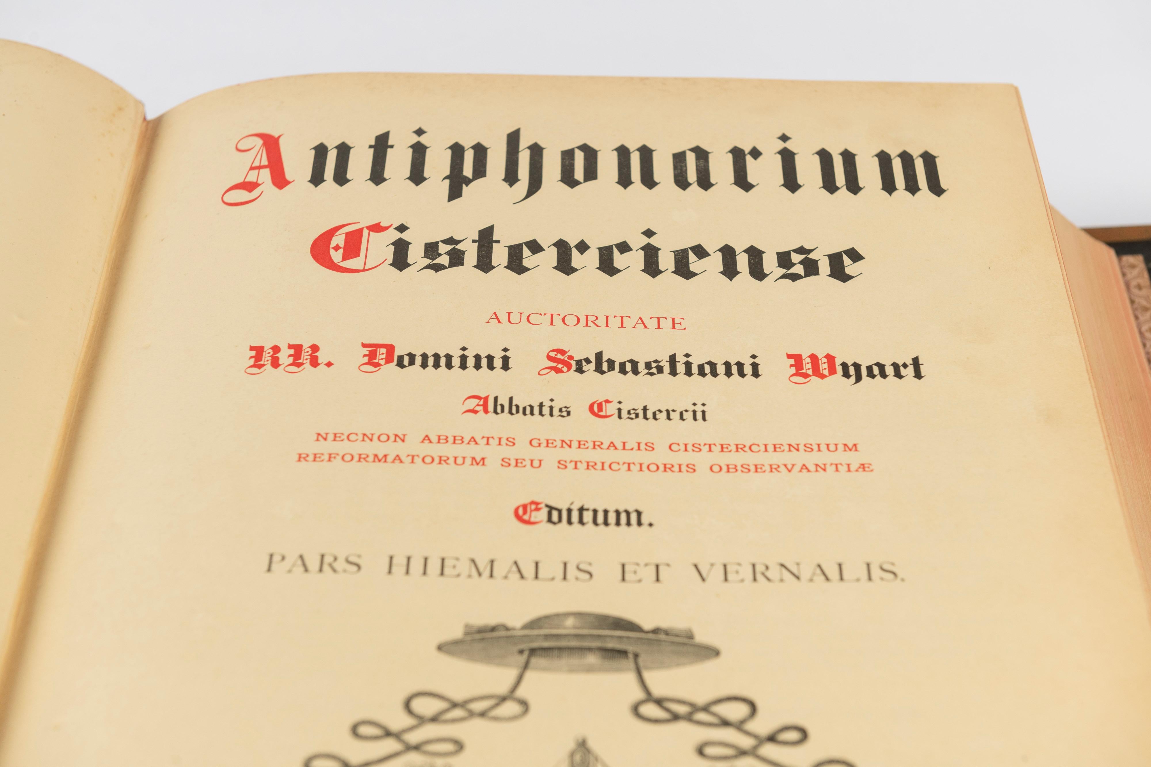 Antique Antiphonarium Cisterciense, Par Hiemalis, Choir Book for Winter, 1903 For Sale 4