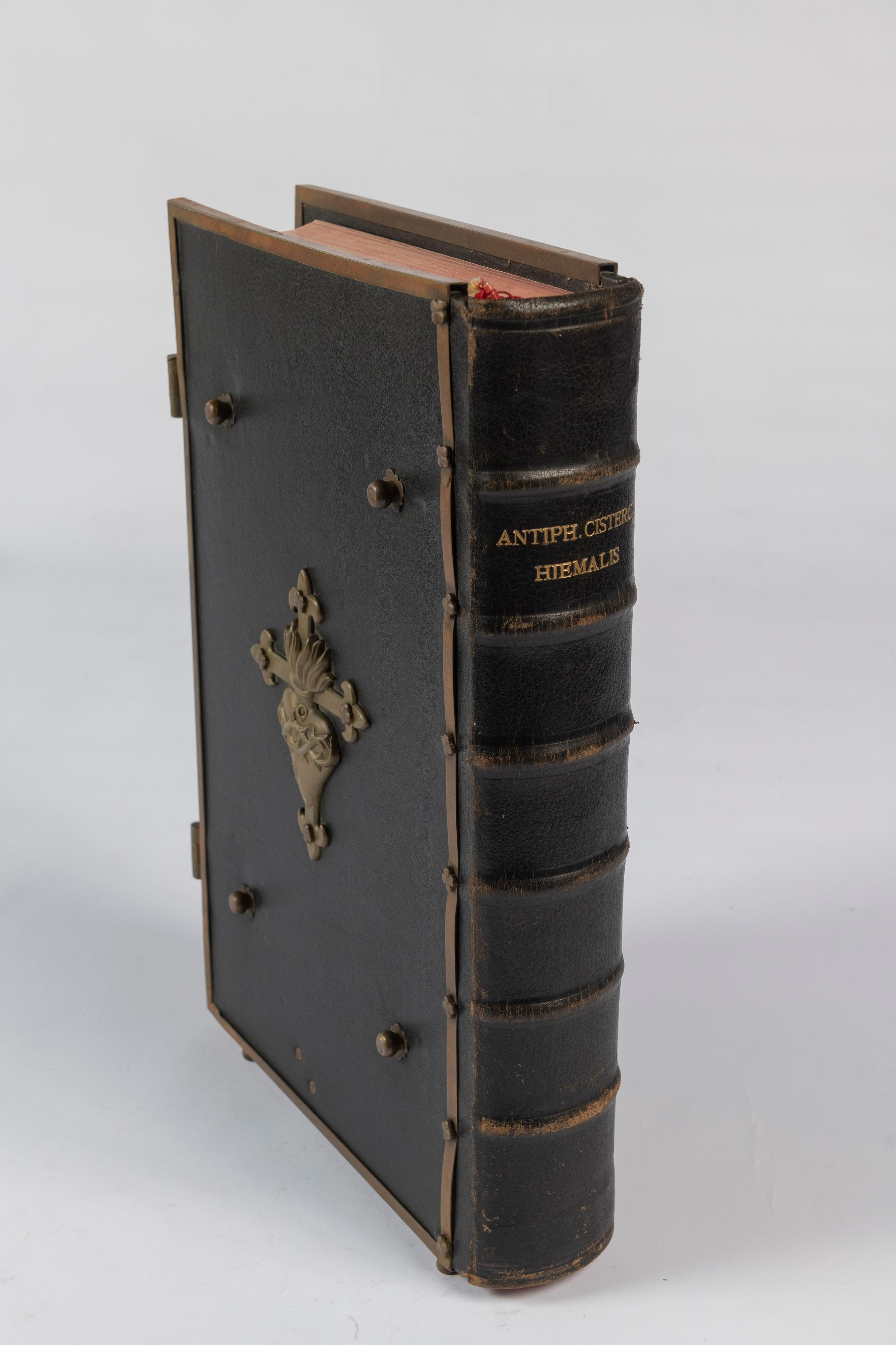 Belgian Antique Antiphonarium Cisterciense, Par Hiemalis, Choir Book for Winter, 1903 For Sale