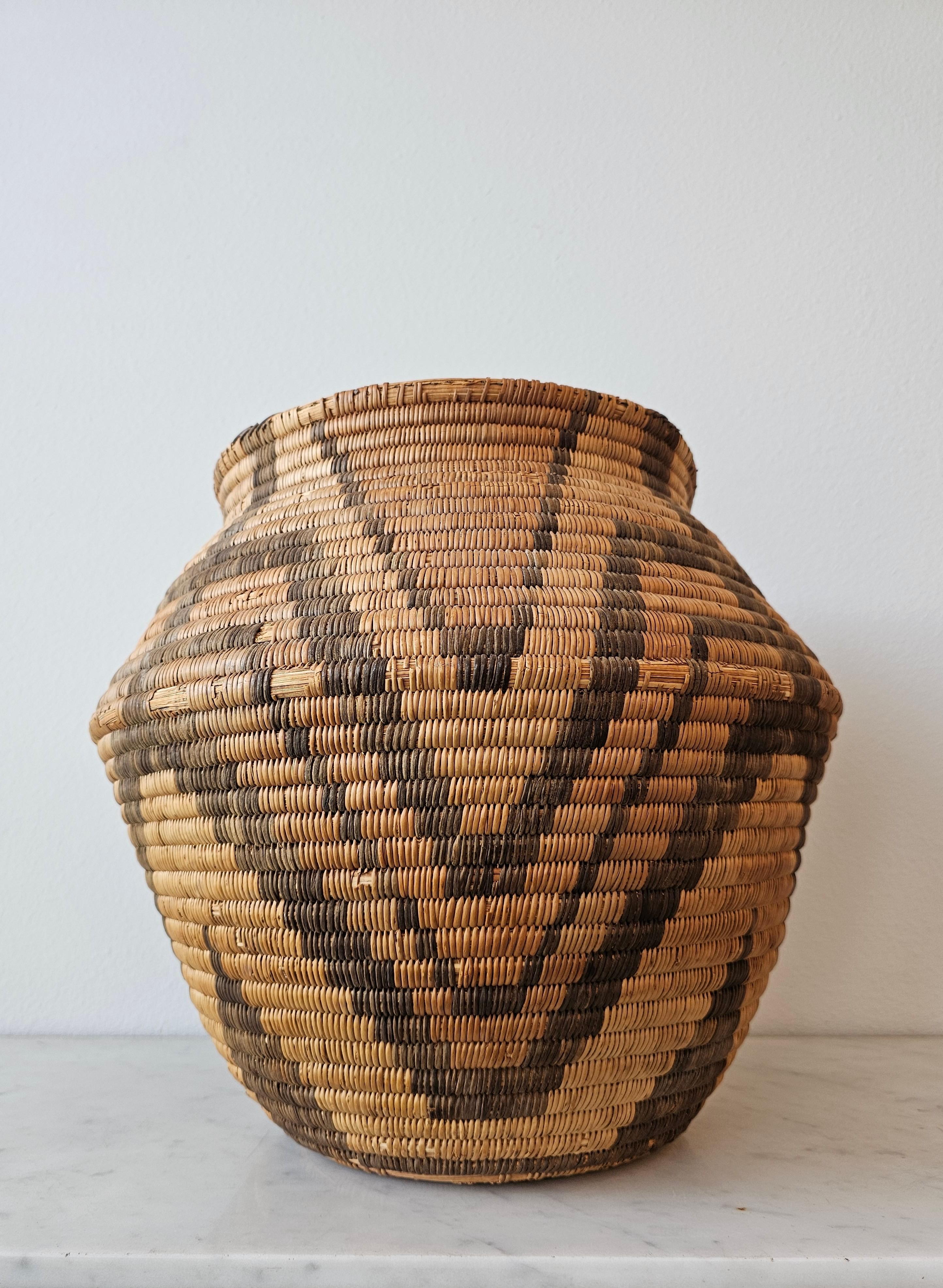 Antique Apache Olla Jar Coiled Willow Wicker Devil's Claw Basket  For Sale 8