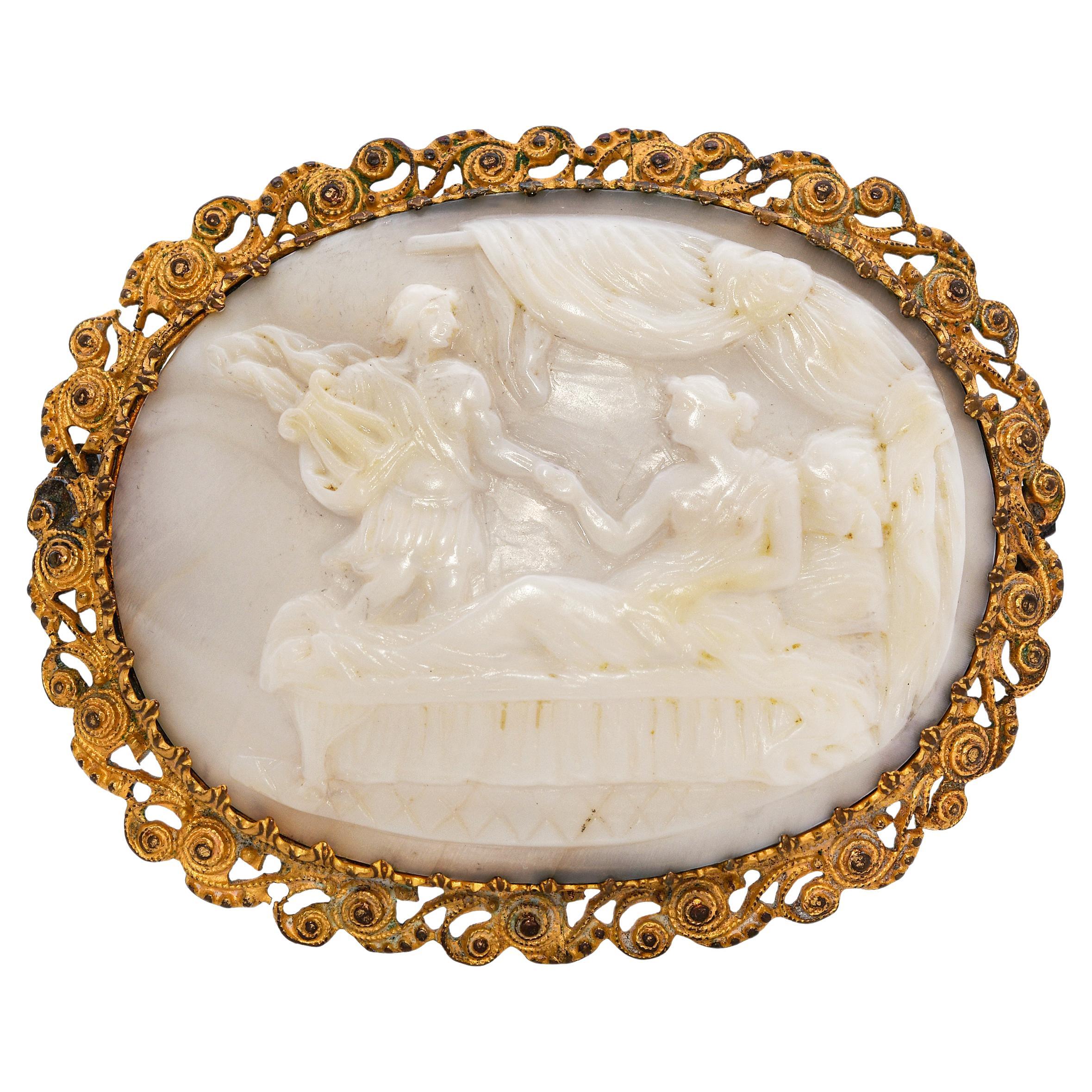 Broche ancienne Apollo entrant dans le boudoir, camée en pierre dure