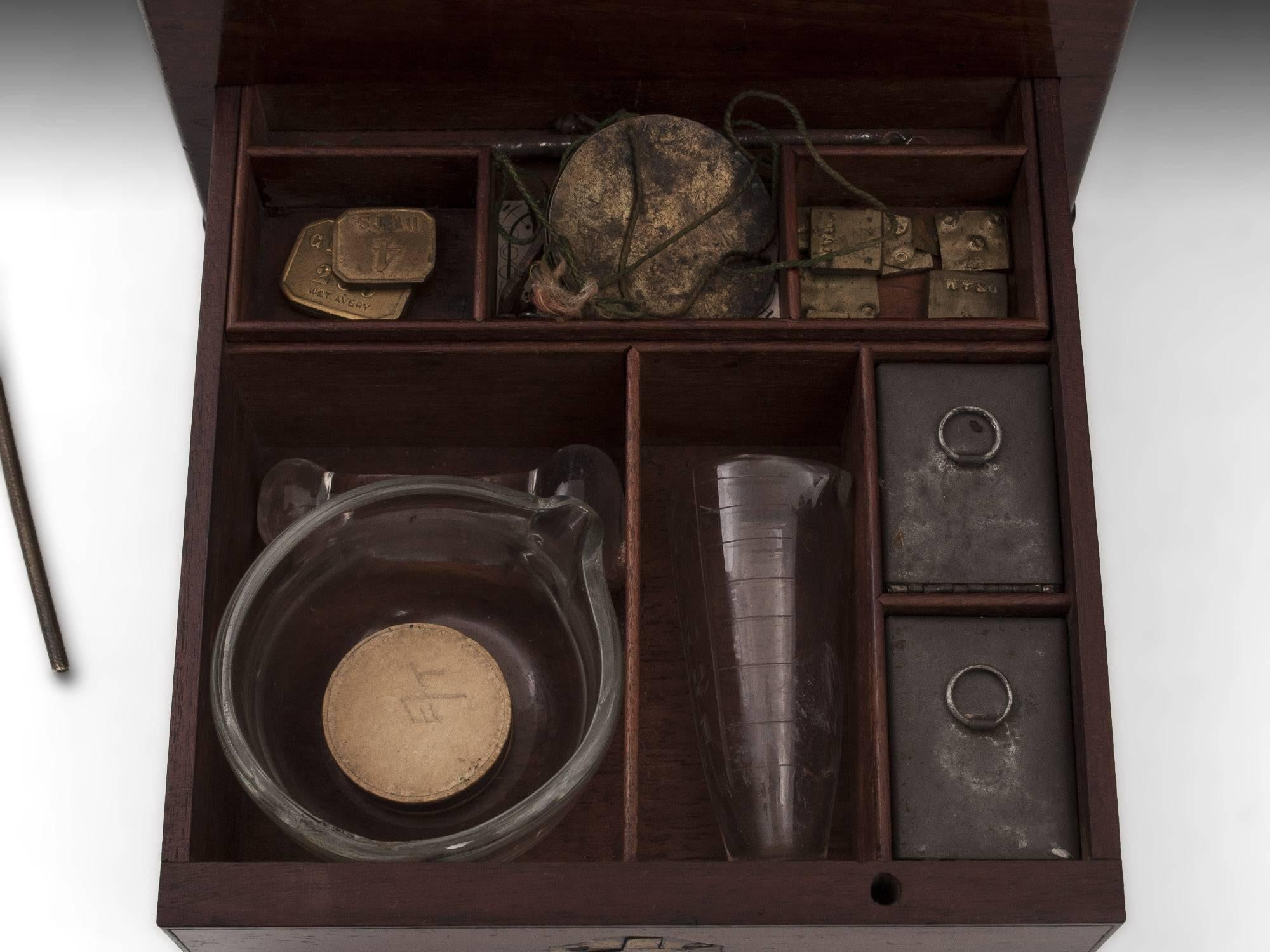 Mahogany Antique Apothecary Medicine Box G. Marhsall & Co, 19th Century
