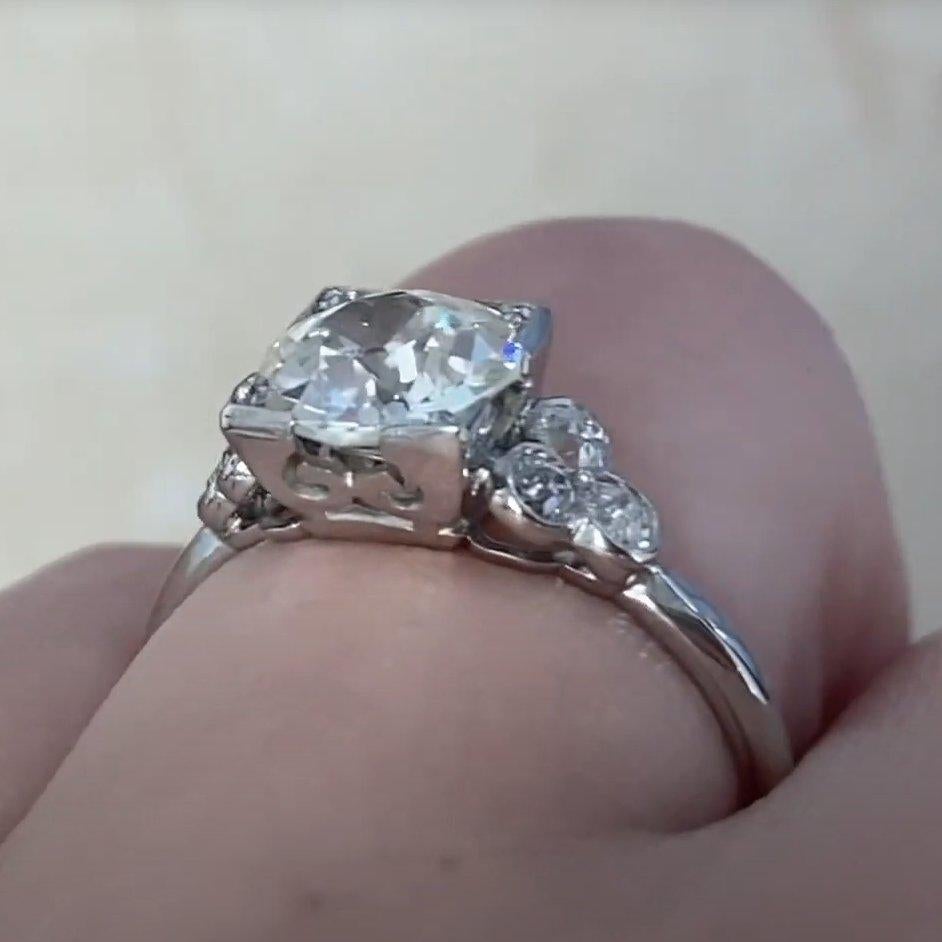 Anello di fidanzamento con diamante antico (circa 1,60 carati) a taglio europeo, platino In condizioni ottime in vendita a New York, NY