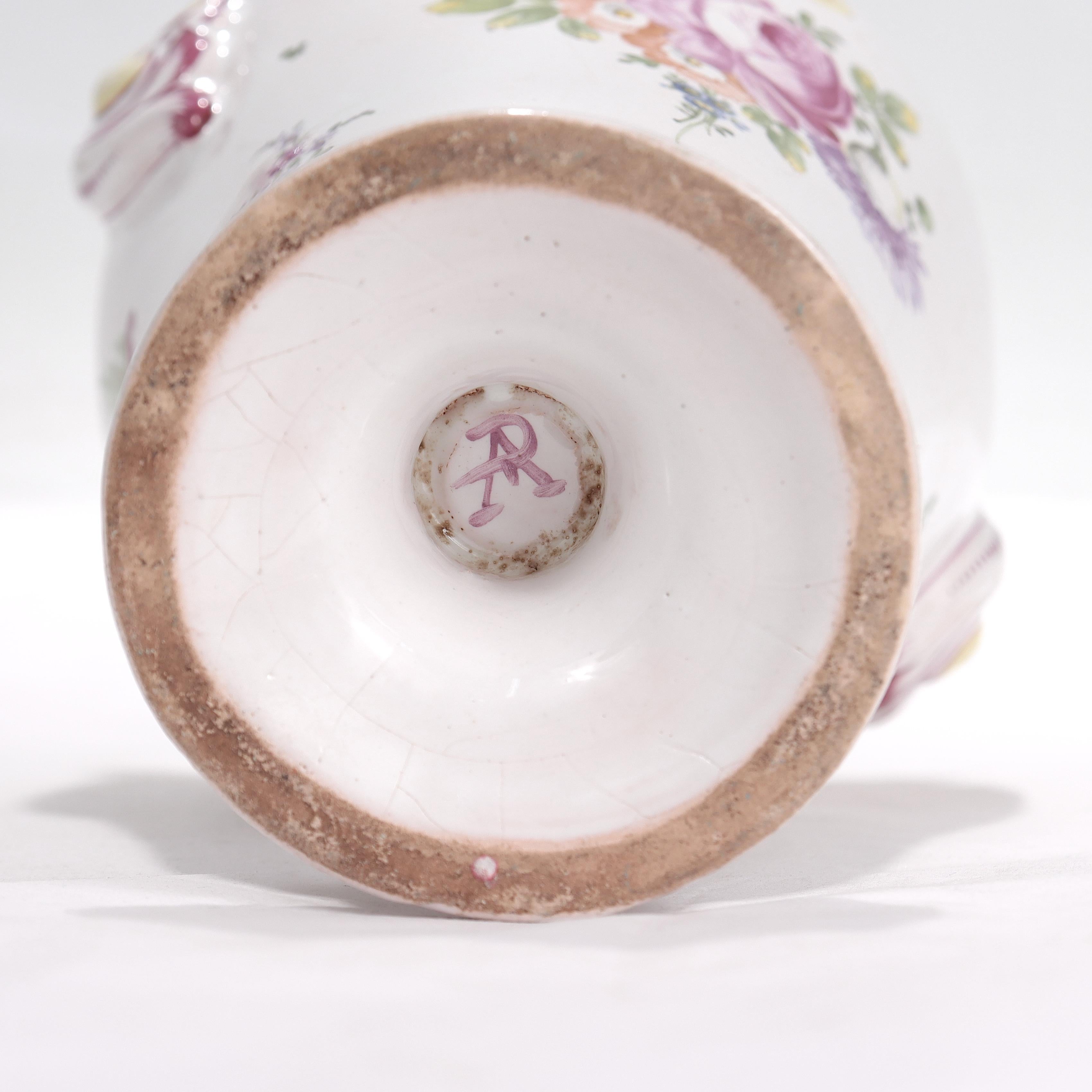 Antike Aprey-Vase aus französischer Fayence-Keramik mit Blumendekoration (19. Jahrhundert) im Angebot