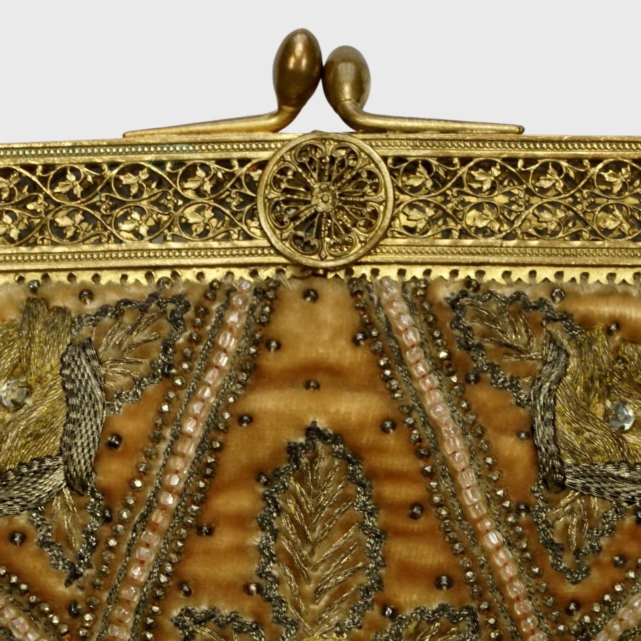 Antique Apricot Velvet Bag with Couch Work Metallic Embroidery Filigree Frame In Good Condition For Sale In London, GB