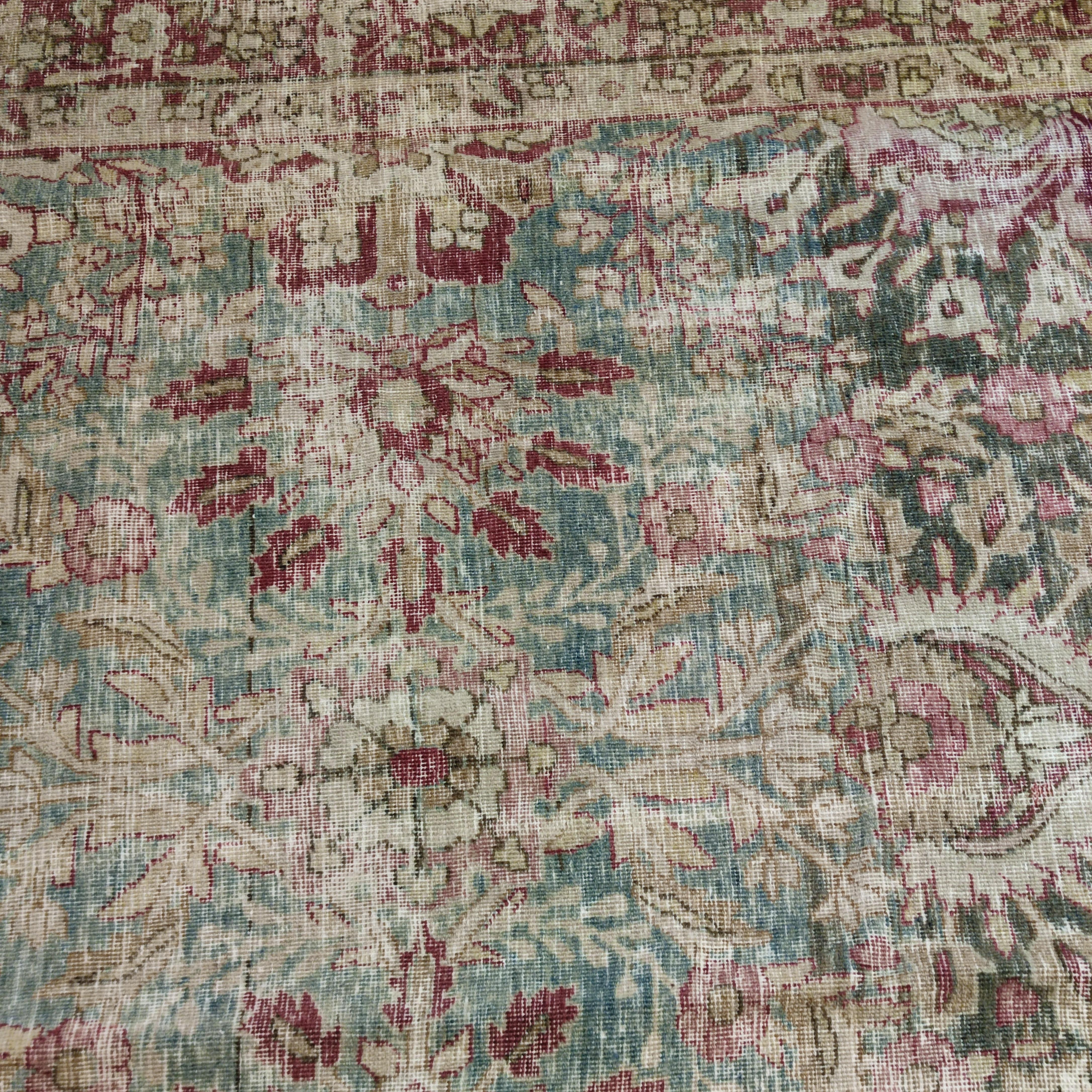 Fine XIX secolo Tappeto Lavar Kirman antico Greene & Greene & Greene Distressed con motivo all-over in vendita