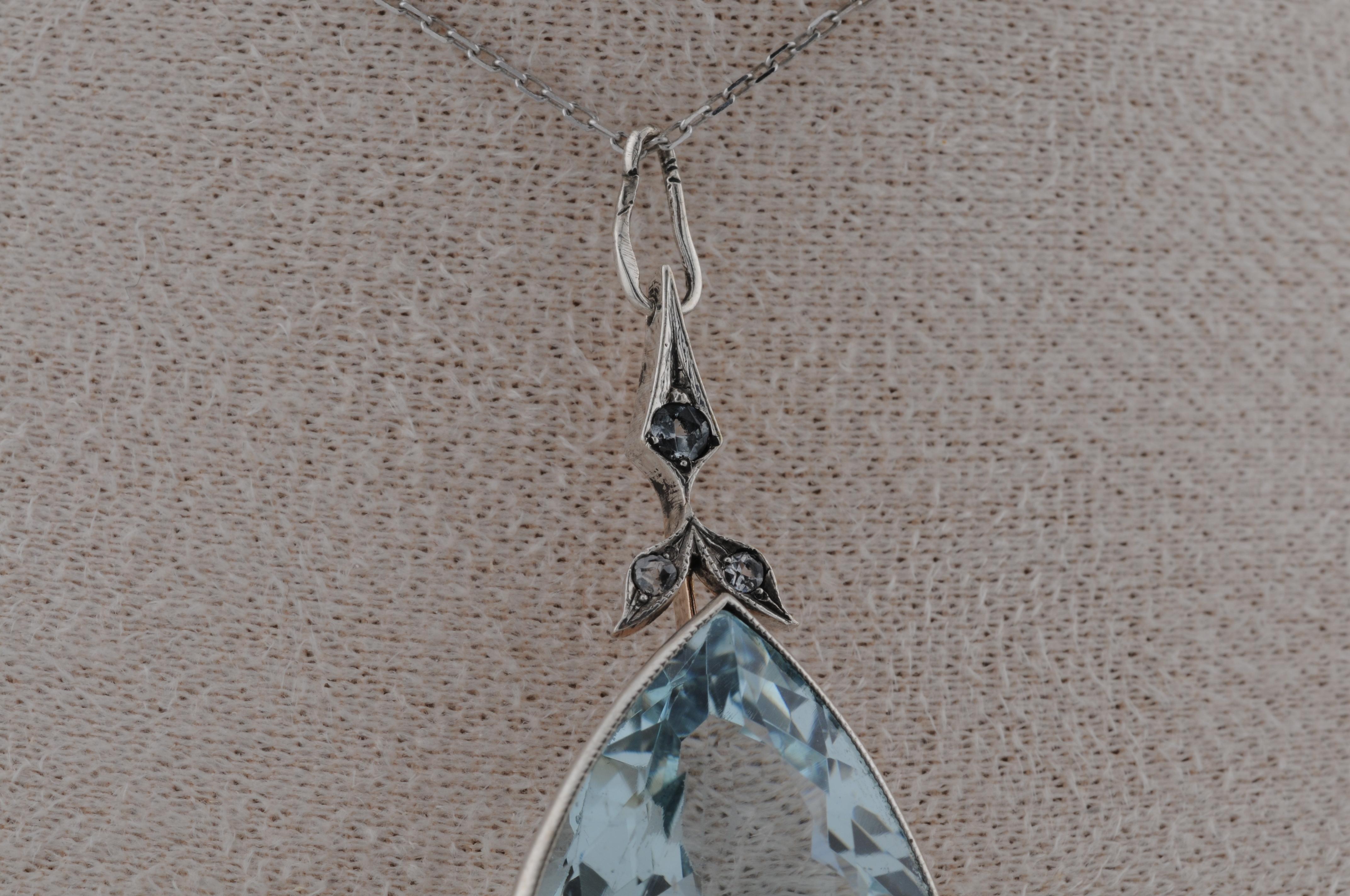 Antique Aquamarine approx 25ct  in White and Rose Gold Pendant For Sale 1