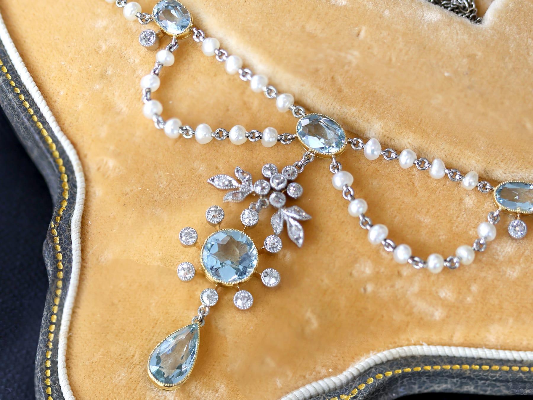 Édouardien Collier pendentif en platine avec aigue-marine, diamant et perle de rocaille ancienne en vente