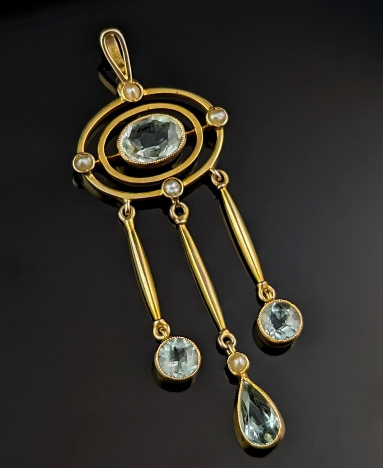 Antique Aquamarine drop pendant, 15k yellow gold, Pearl For Sale 1