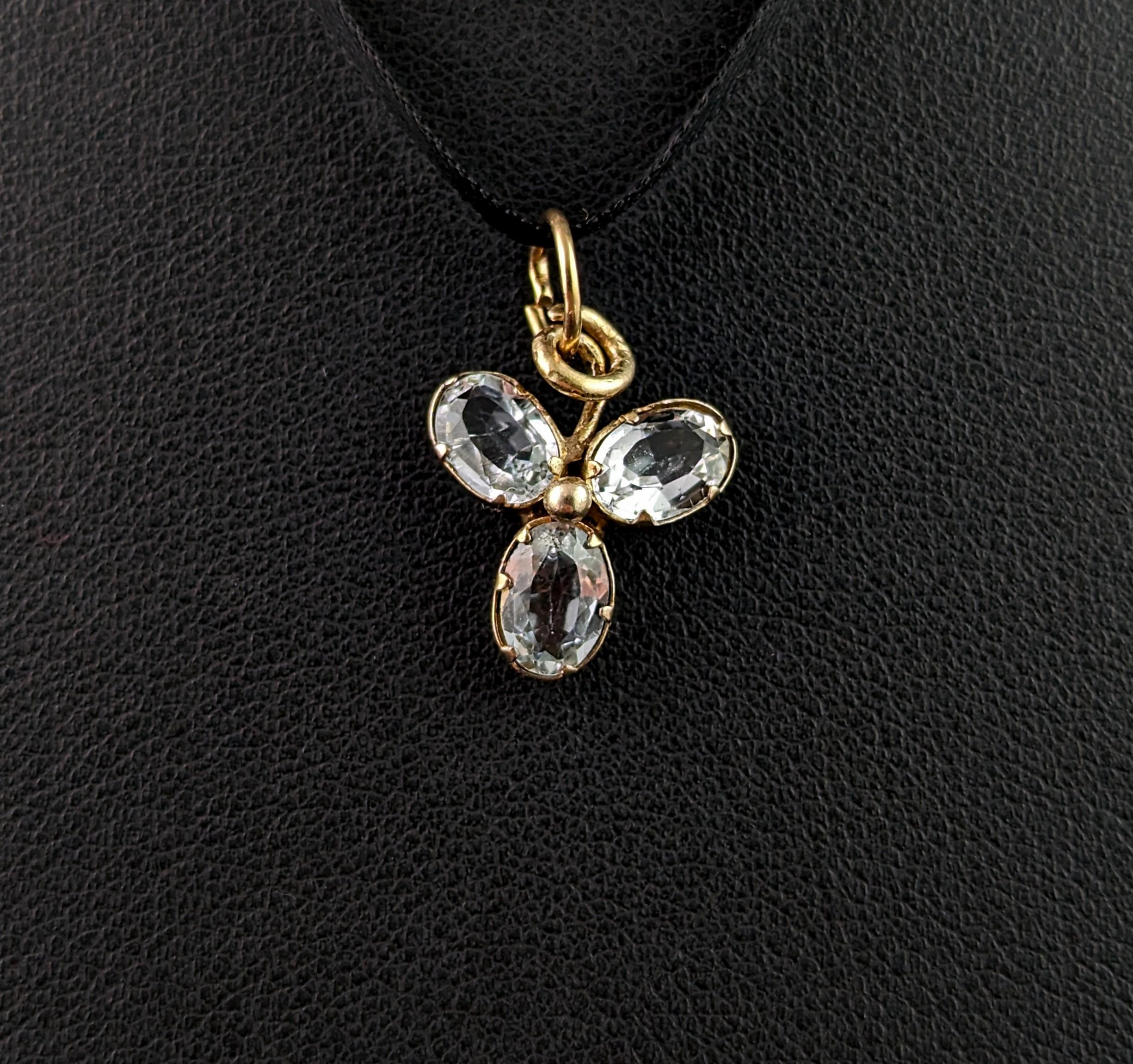 Antique Aquamarine shamrock pendant, charm, 9k gold  For Sale 4