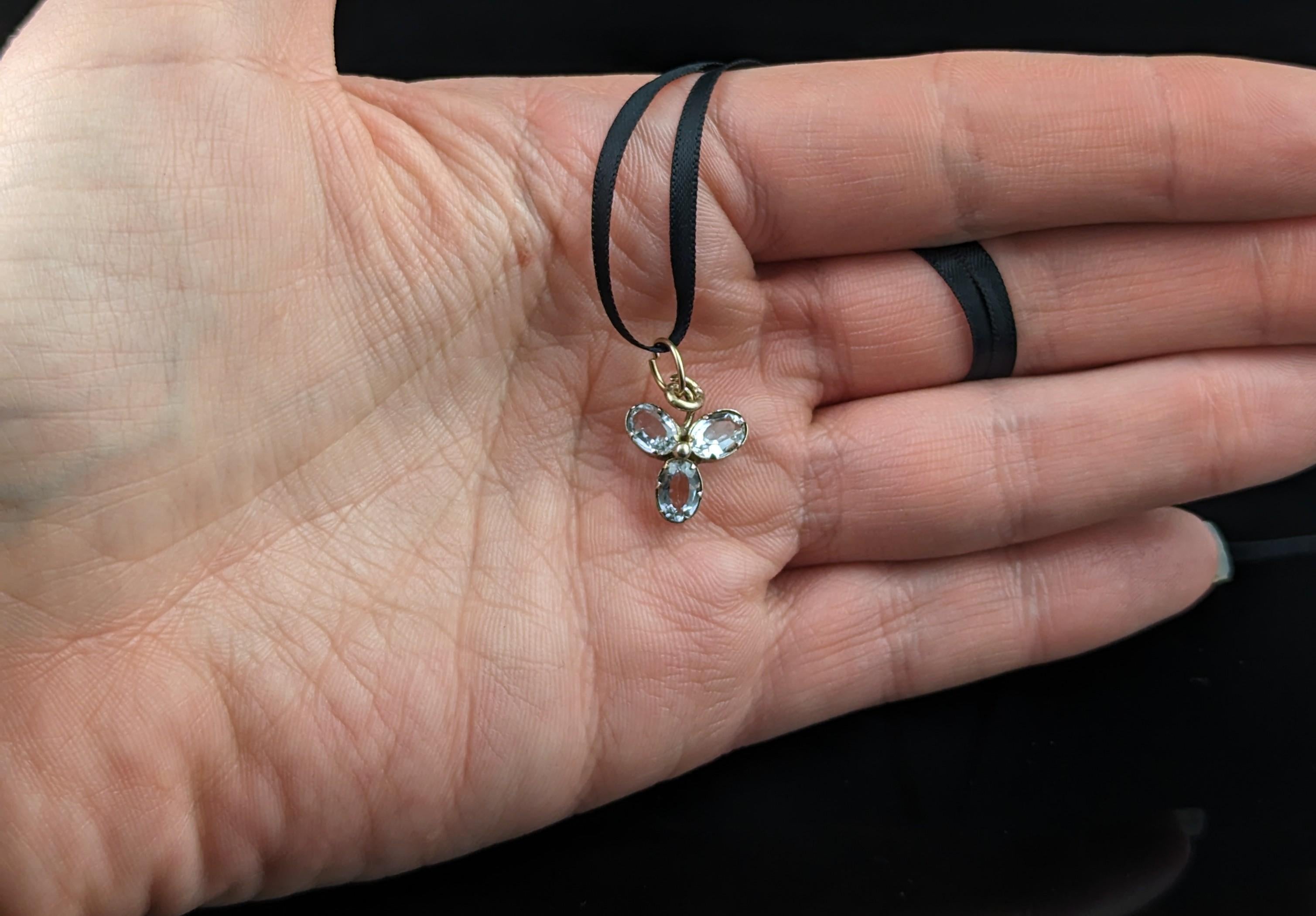 Antique Aquamarine shamrock pendant, charm, 9k gold  For Sale 5