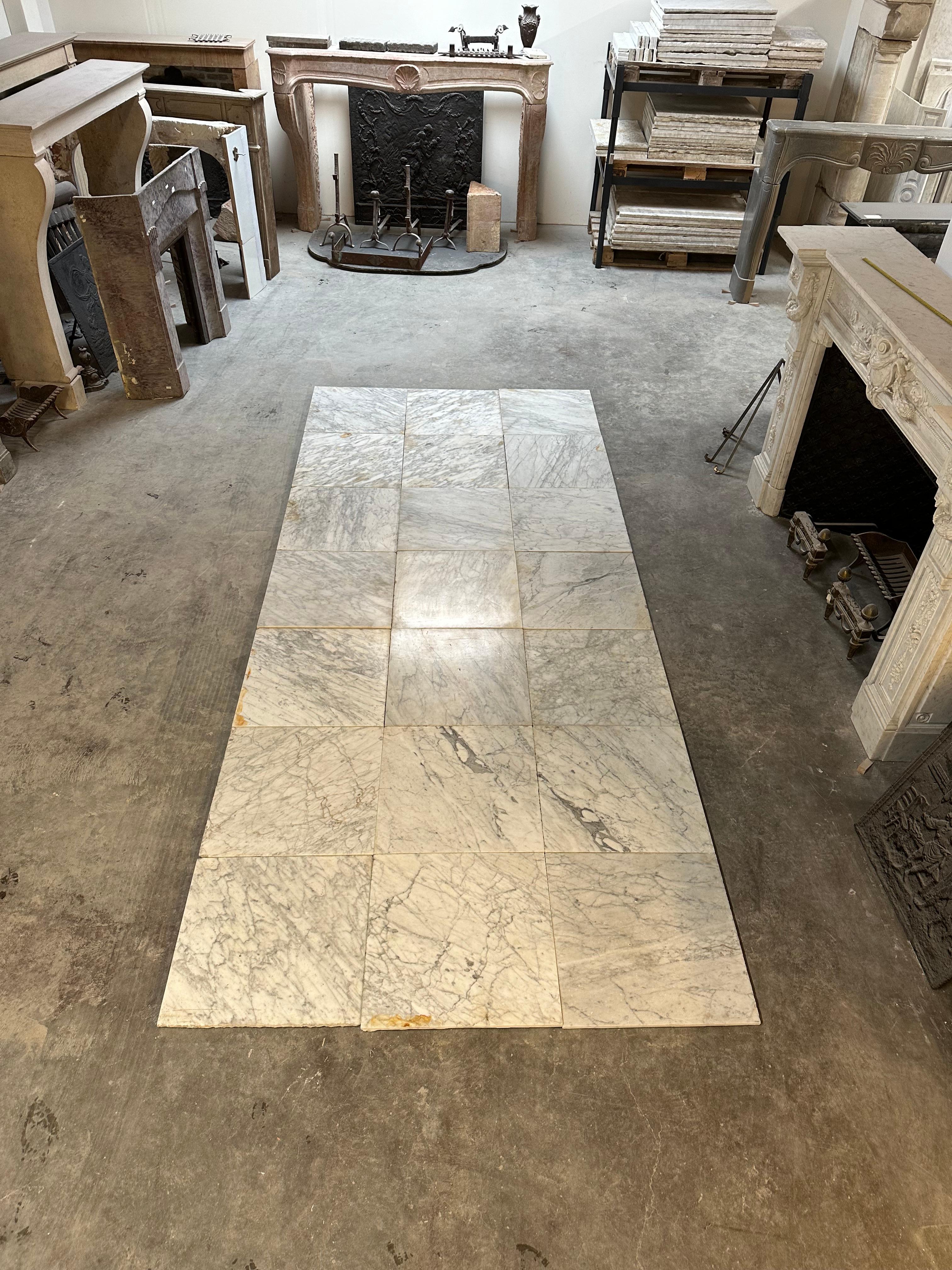 Very please to offer this beautiful Arabescato marble floor.
This used to be the hallway in a late 19th. century hallway in the city center of Amsterdam. The floor dates back to approx. 1870.

This Arabescato marble has a beautiful white font with