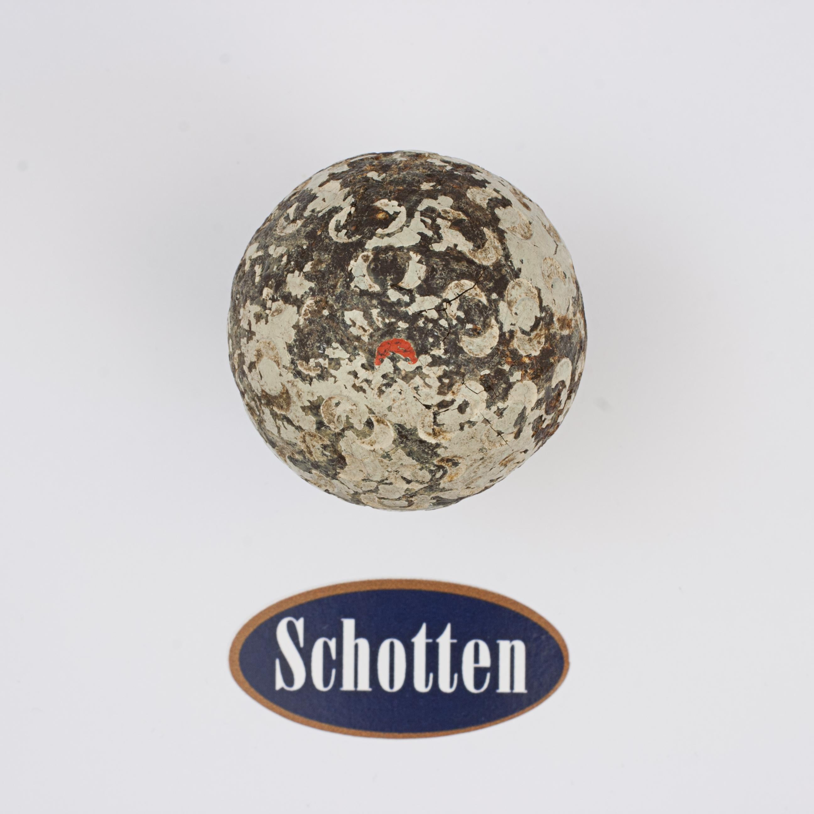 Antique Arch Colonel Golf Ball In Good Condition For Sale In Oxfordshire, GB