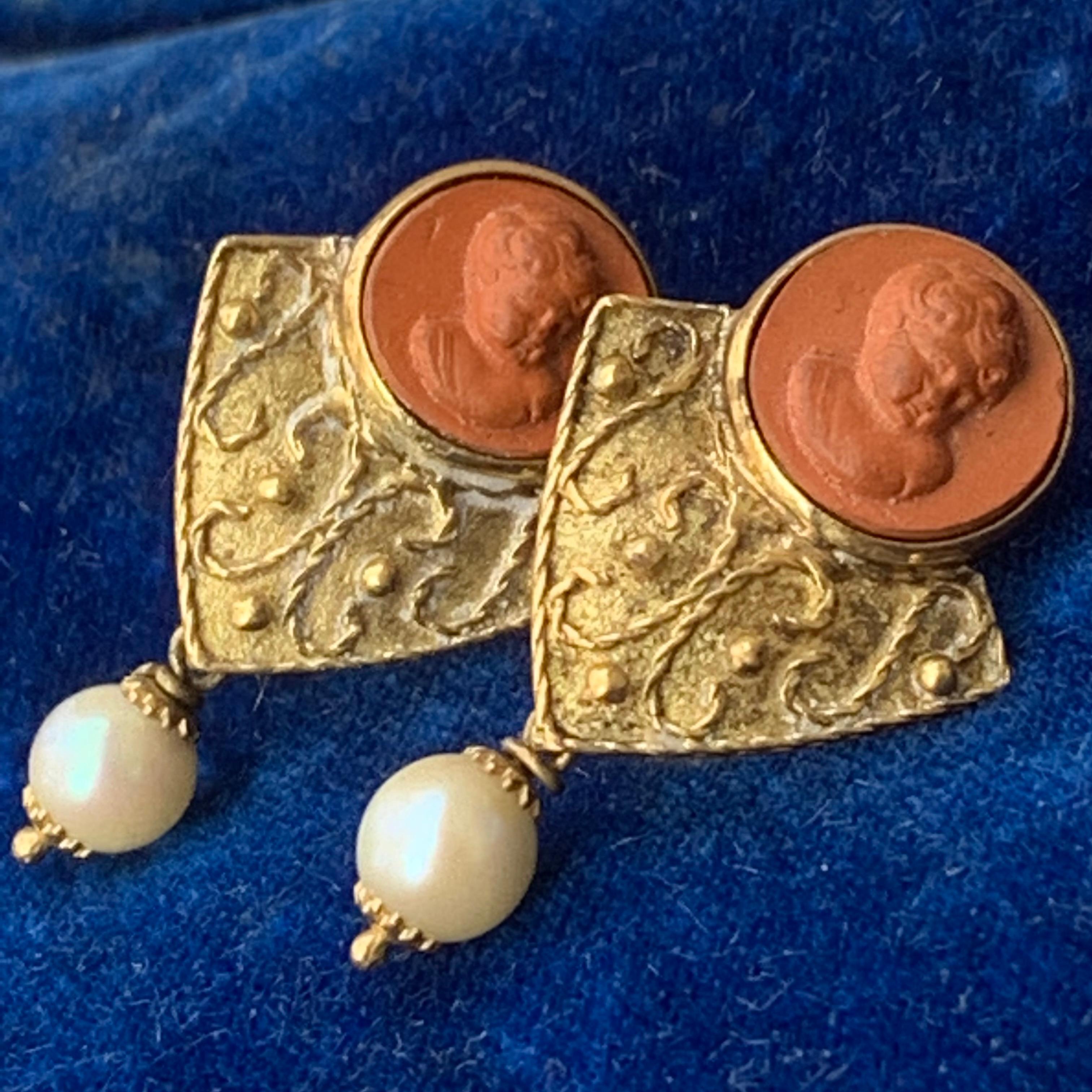 Antique Archaeological Revival Italian 18kt Gold Carved Lava Cameos Earrings For Sale 1