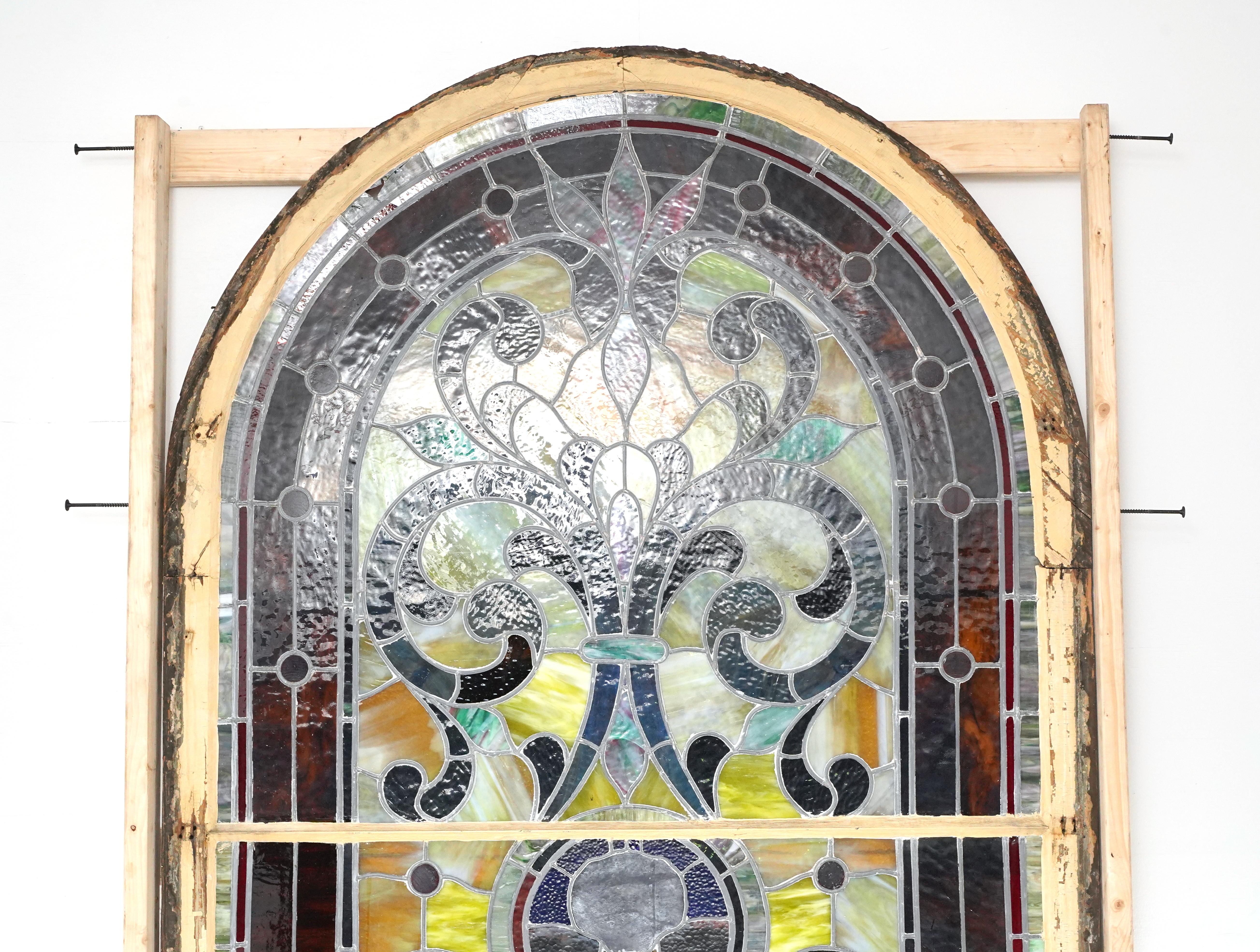 Ancien vitrail d'église en plomb arqué 149 x 59 in. en vente 4