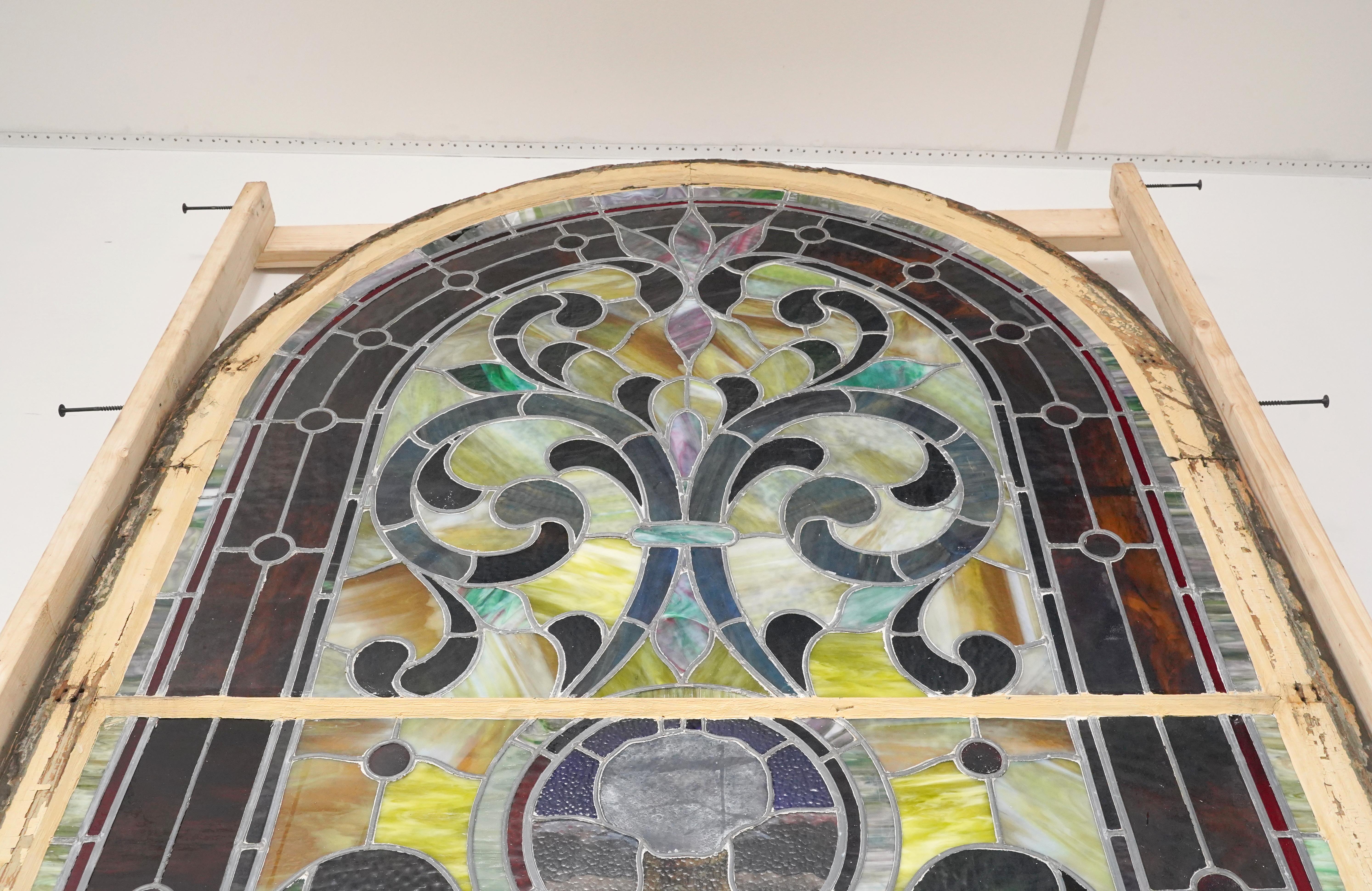 Ancien vitrail d'église en plomb arqué 149 x 59 in. en vente 5