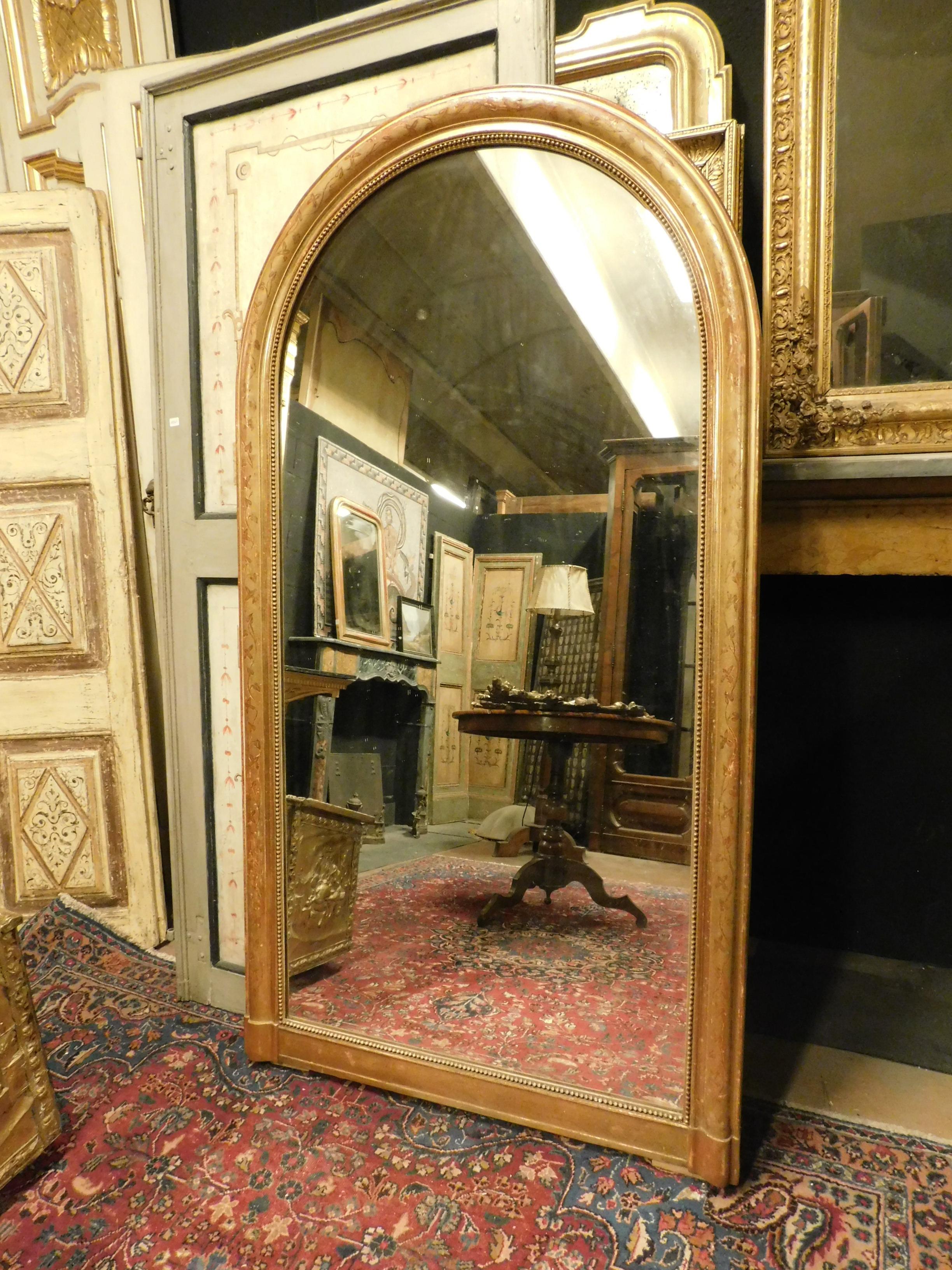 Italian Antique Arched Mirror with Golden Frame, 19th Century Italy