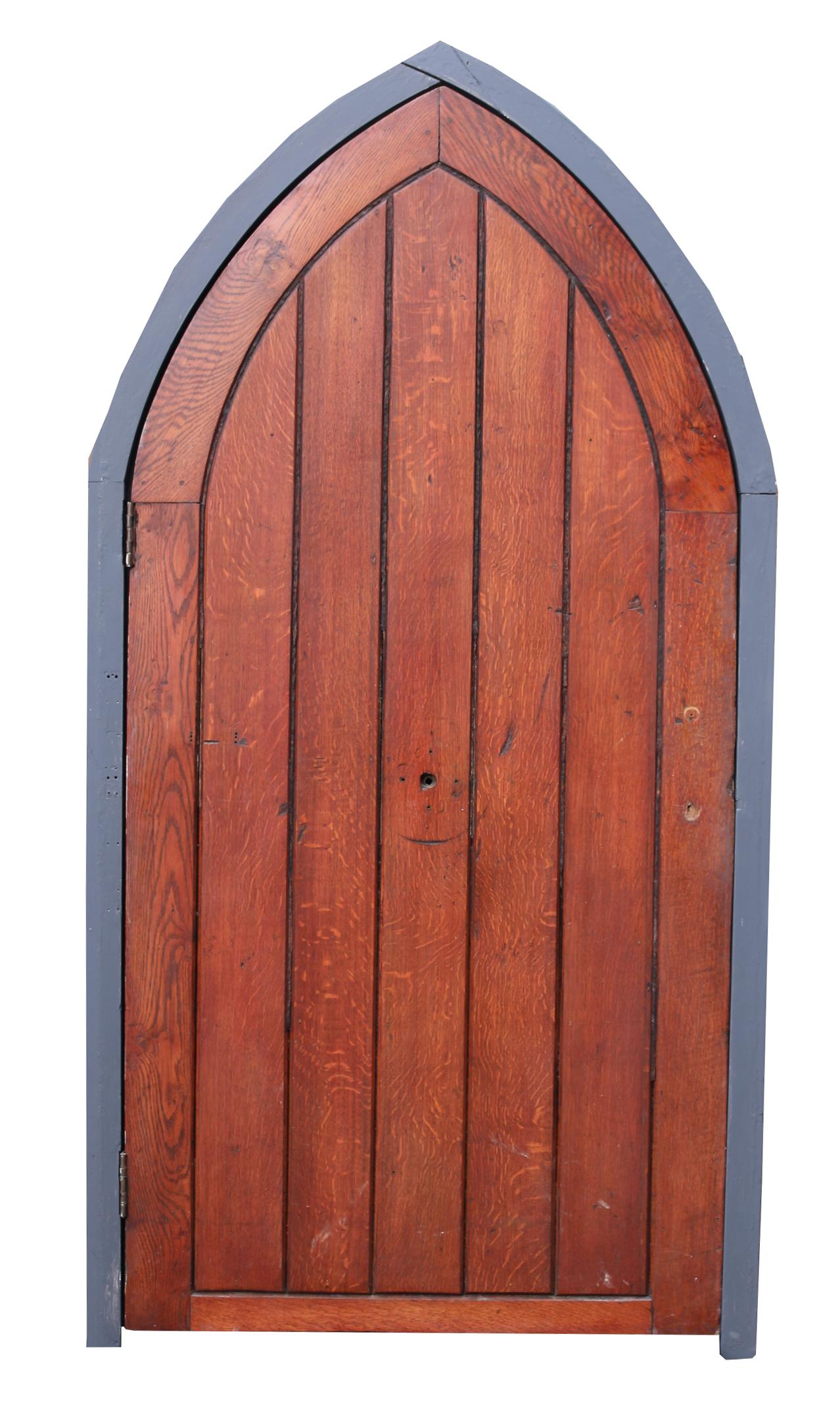 About

An antique arched oak door with a painted pine door frame.

Condition report

In good condition for its age and use, the frame has been painted in grey paint. There are some old marks left from previous hardware. The frame is in two