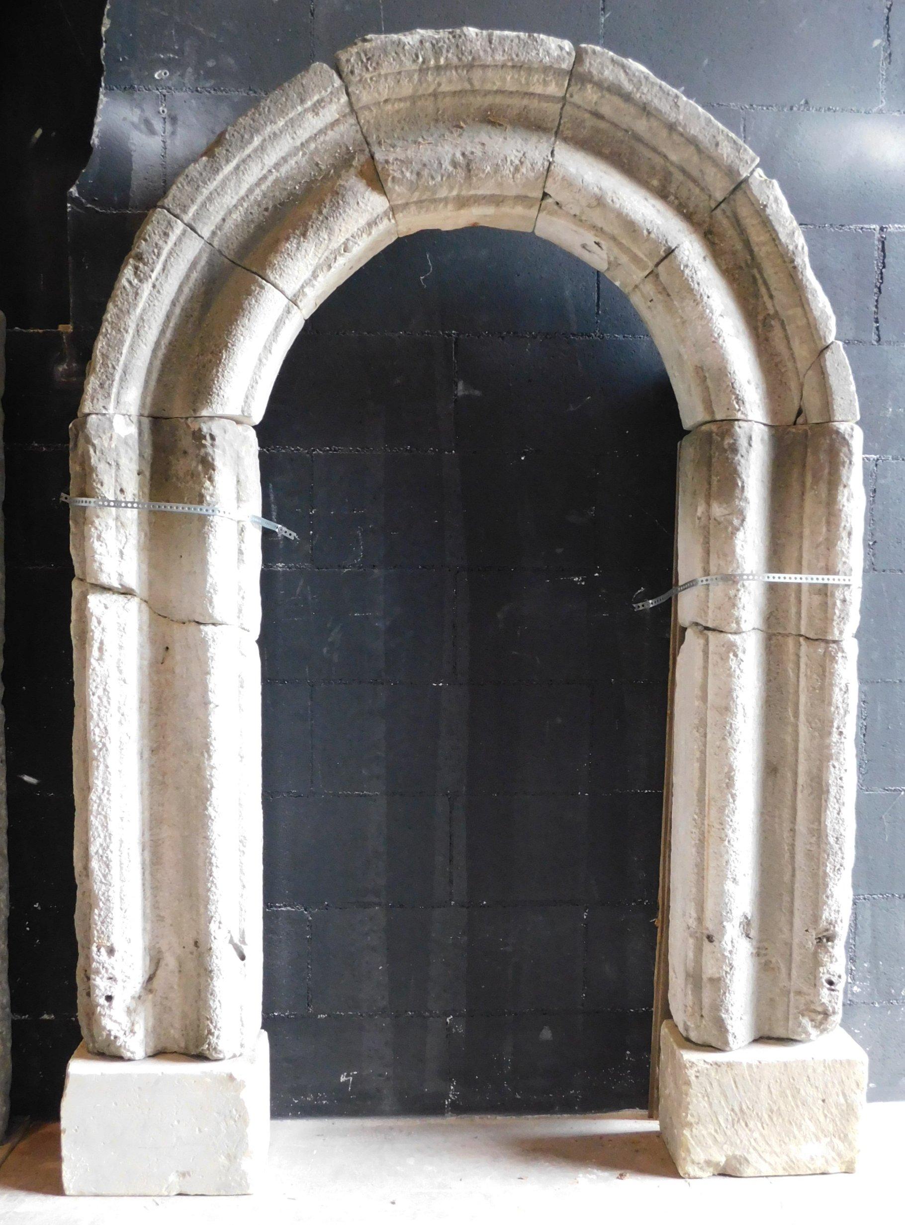 Hand-Carved Antique Arched Portal / Window Frame in Grey Stone, 17th Century, Italy For Sale