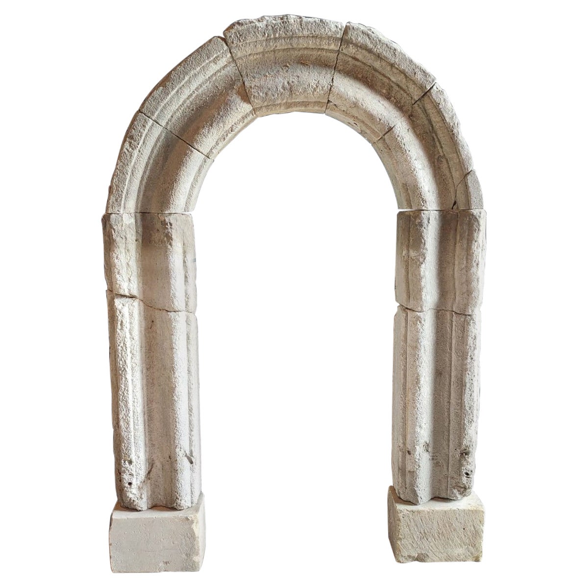 Cadre de fenêtre antique arqué en pierre grise, 17ème siècle, Italie