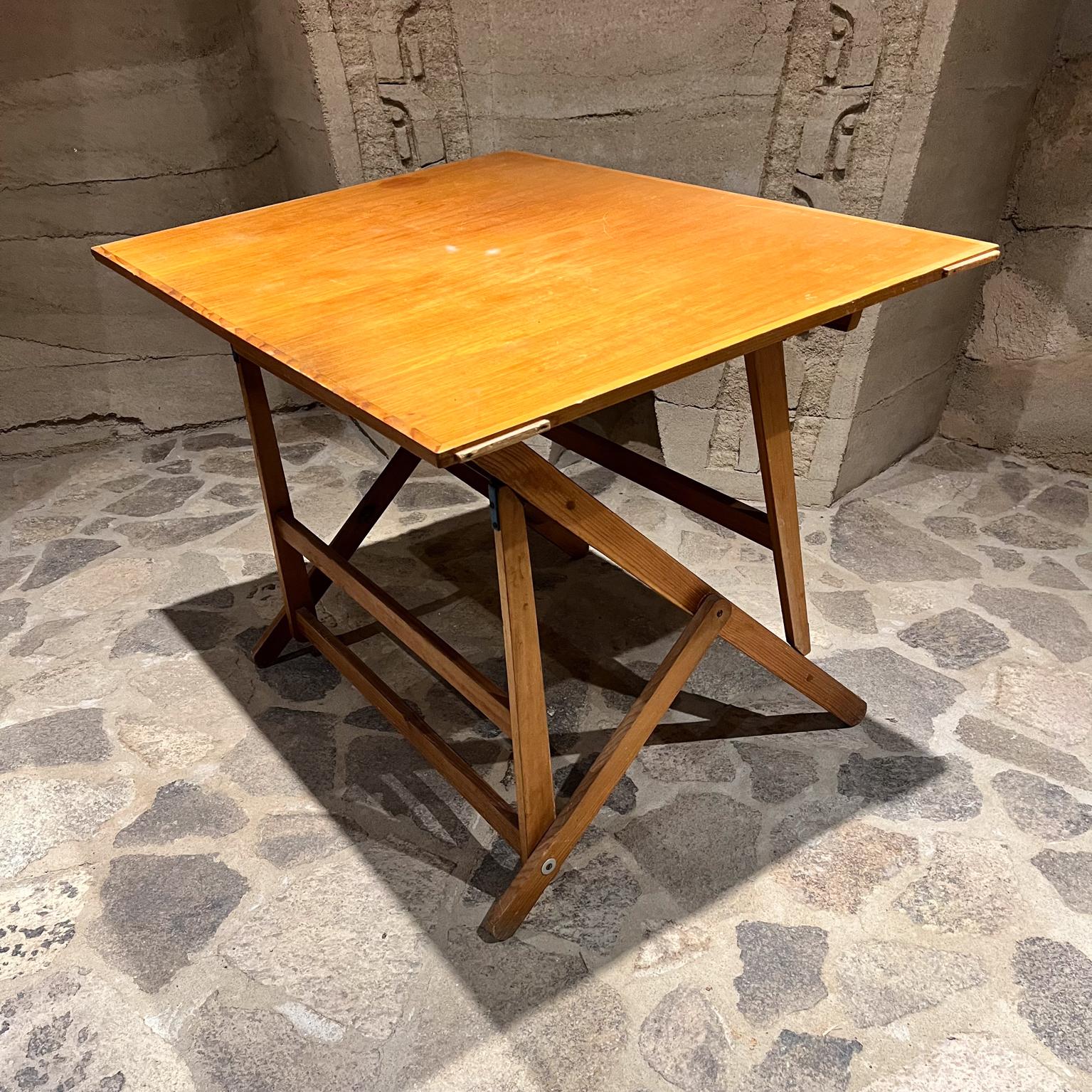 Mesa de dibujo de arquitecto antigua Keuffel & Esser Company Madera en venta