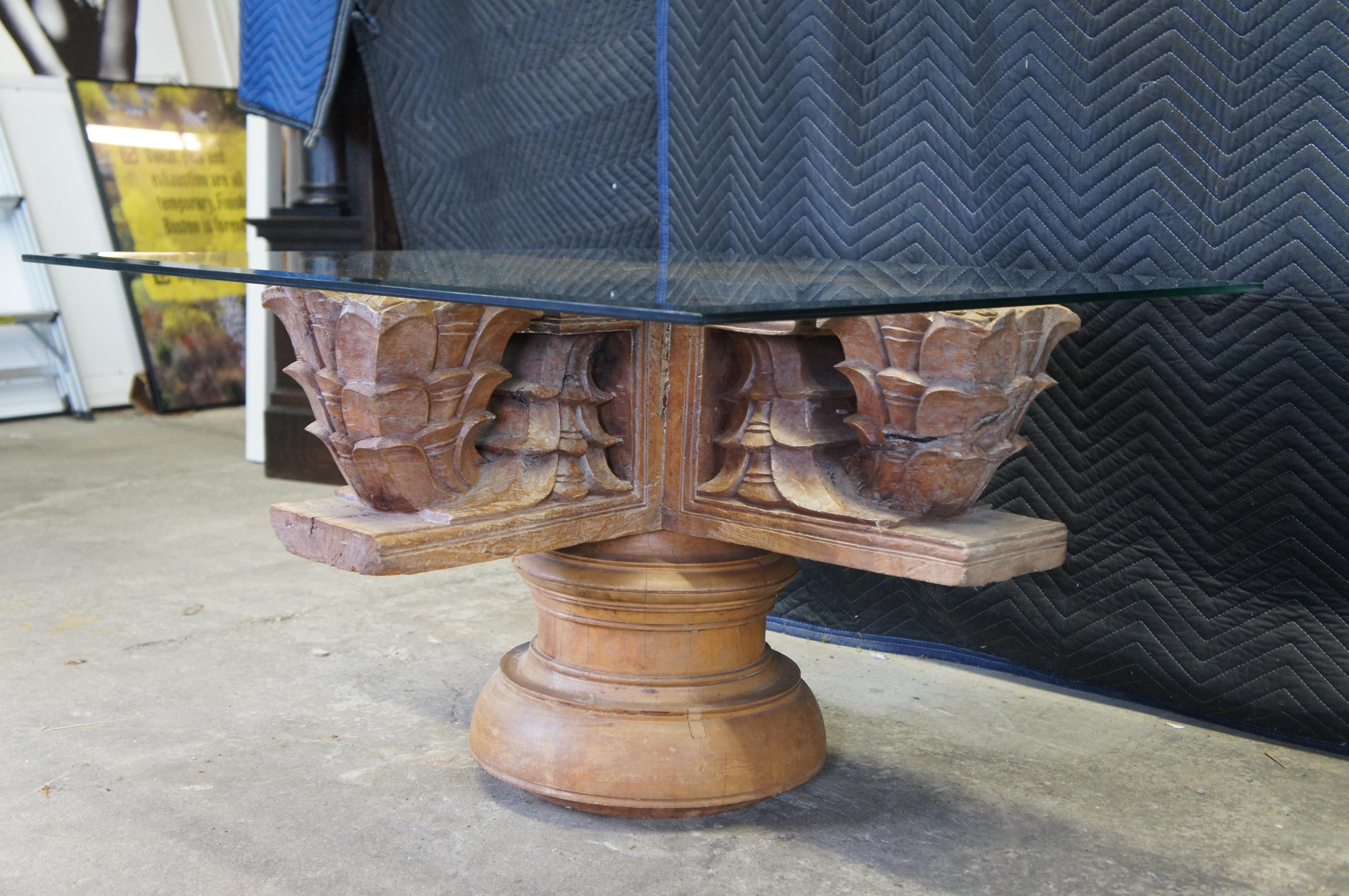 20ième siècle Table basse à piédestal en teck recyclé d'architecture ancienne et ornementale The Pedestal en vente