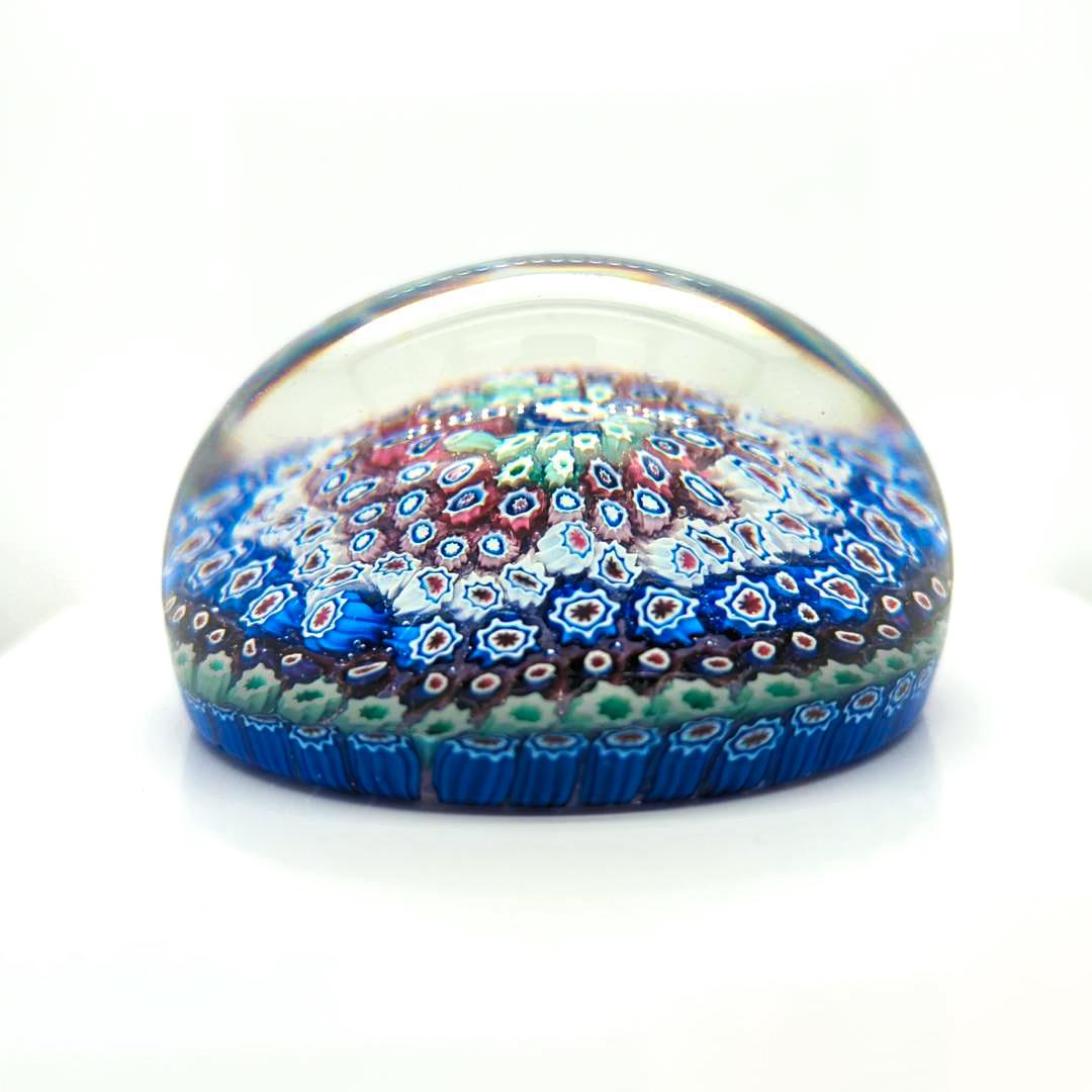 20ième siècle Presse-papiers antique Arculus Close Concentric Millefiori en verre en vente